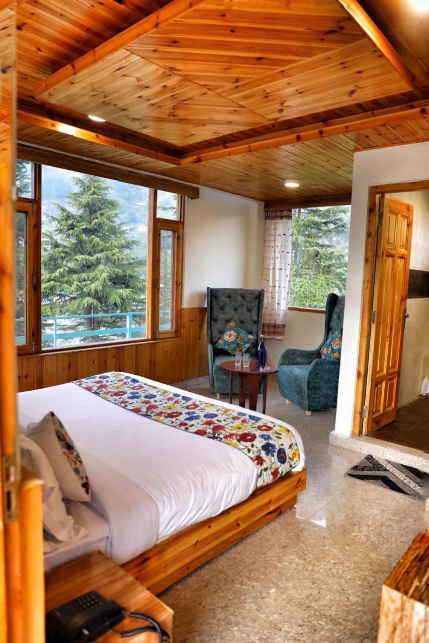 Old With Balcony And Mountain Views, Near Mall Road