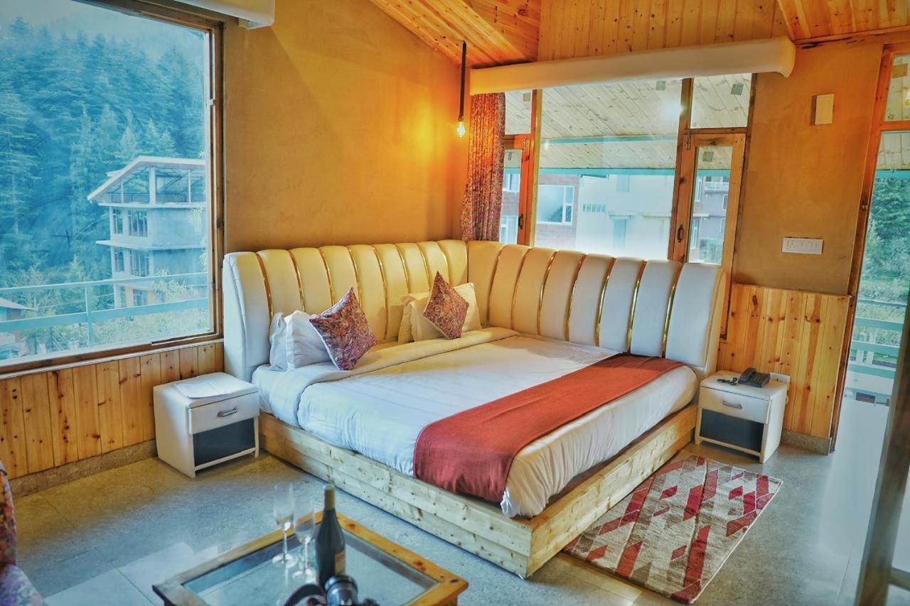 Old With Balcony And Mountain Views, Near Mall Road Hotel 4*