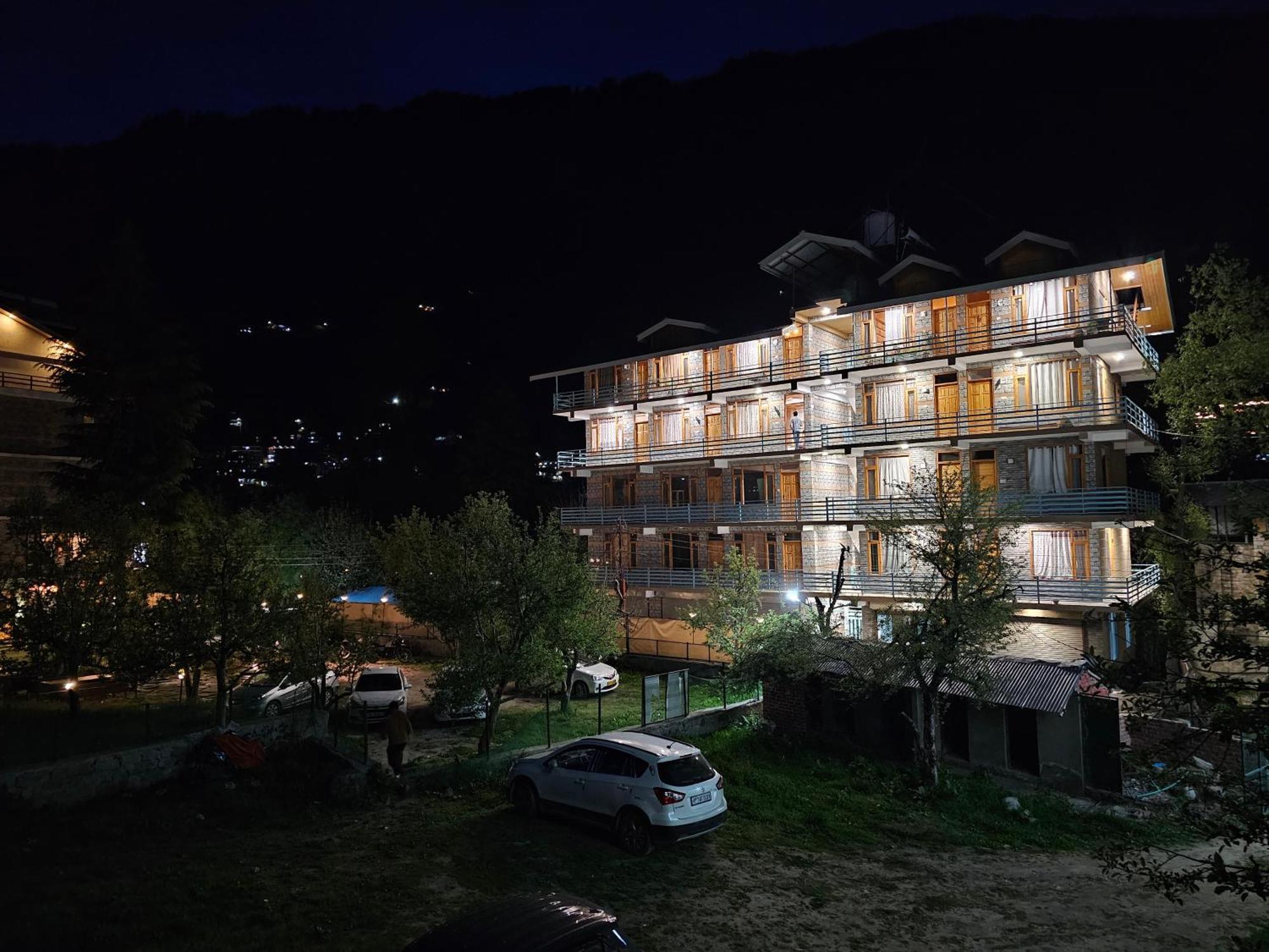 Old With Balcony And Mountain Views, Near Mall Road 4* Manali (Himachal Pradesh)