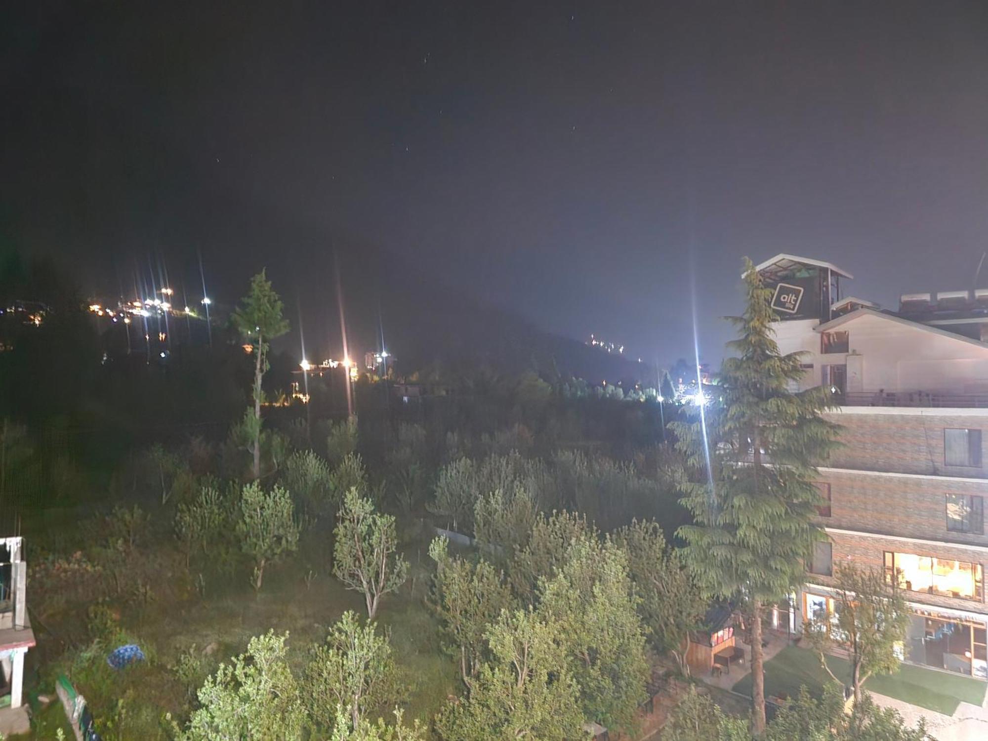 Old With Balcony And Mountain Views, Near Mall Road Hotel