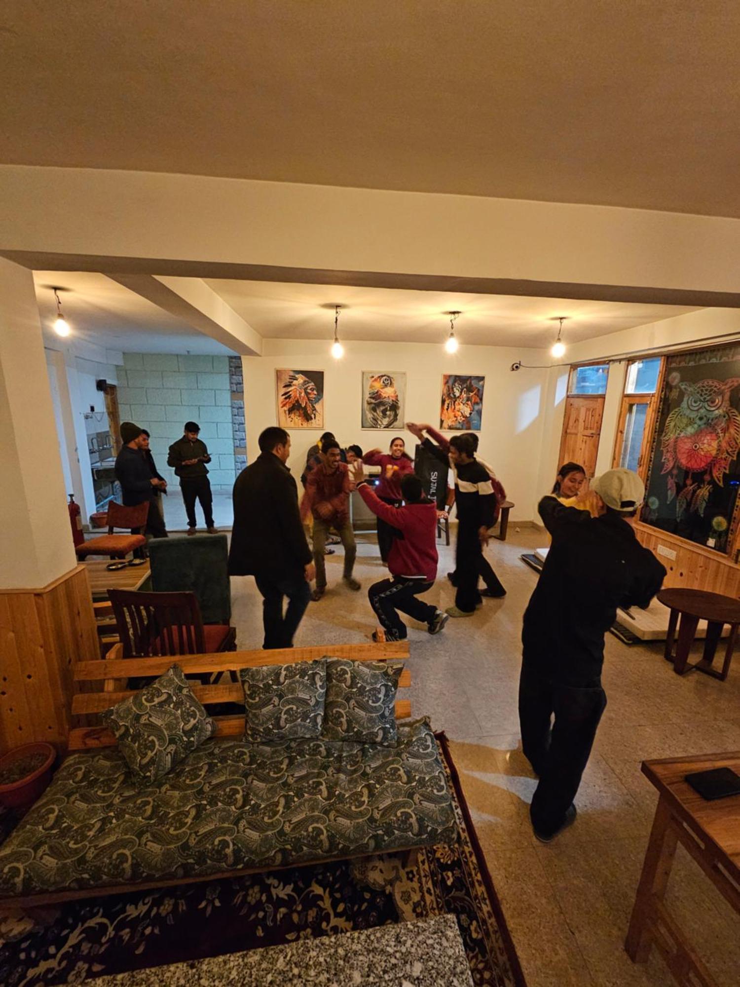 Hotel Old With Balcony And Mountain Views, Near Mall Road 4*