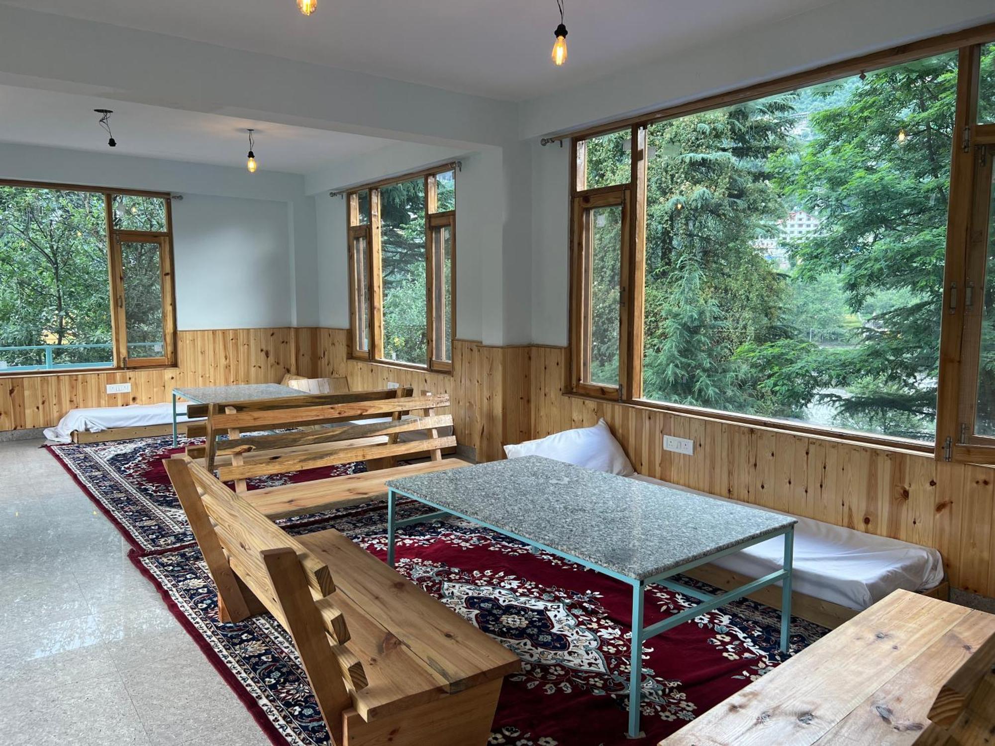 Old With Balcony And Mountain Views, Near Mall Road Manali (Himachal Pradesh)