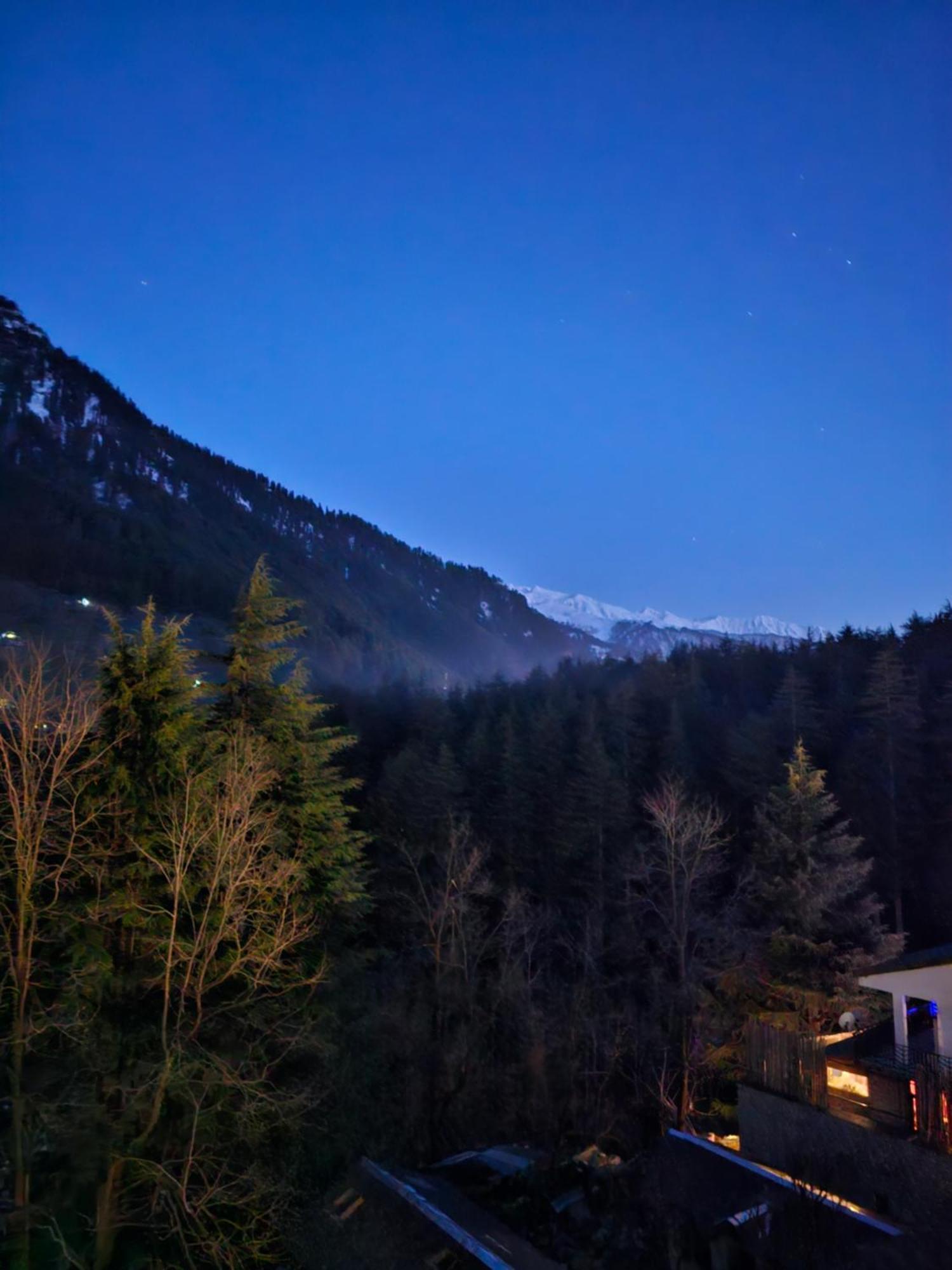 Old With Balcony And Mountain Views, Near Mall Road