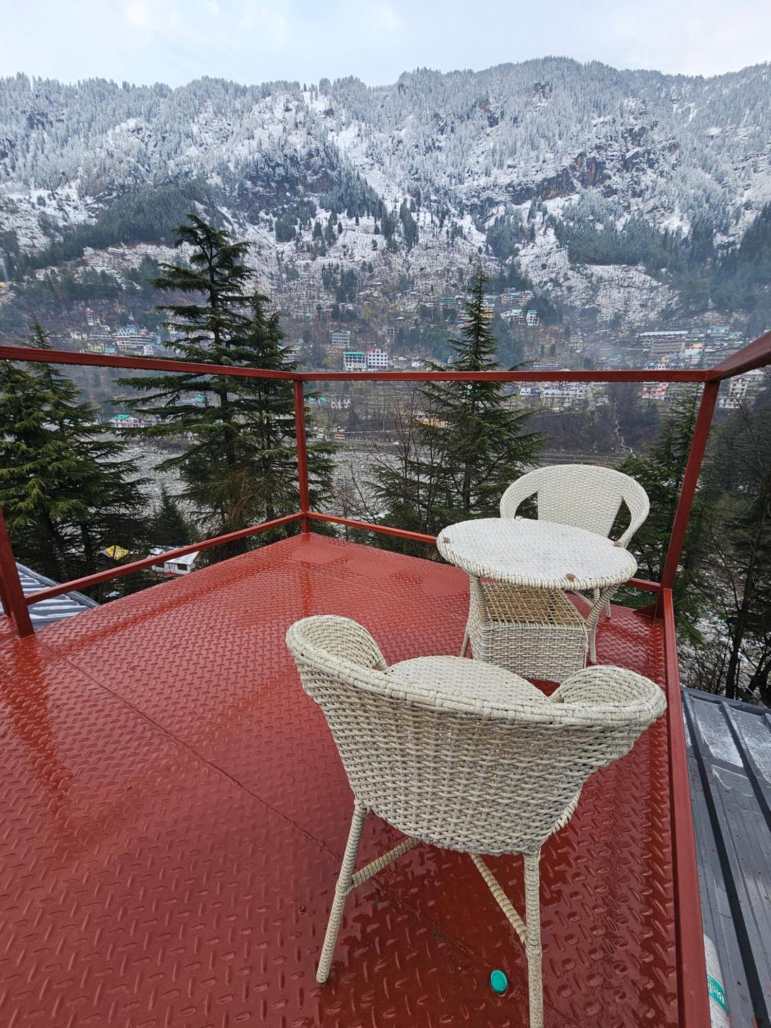 Old With Balcony And Mountain Views, Near Mall Road 4*