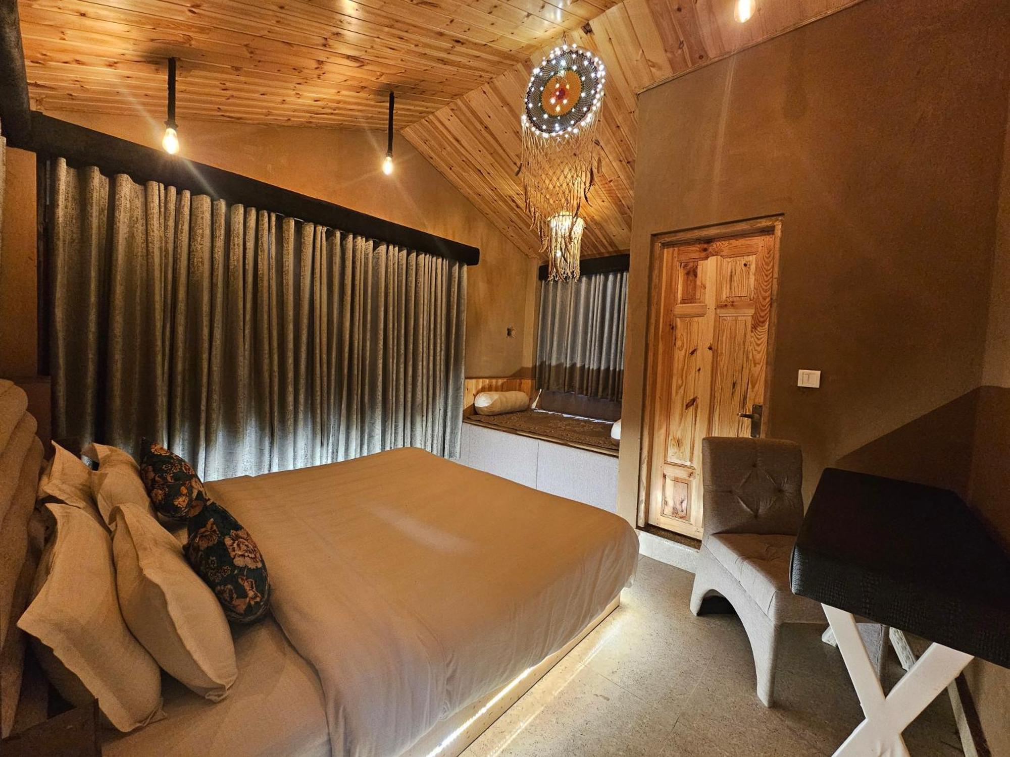 Old With Balcony And Mountain Views, Near Mall Road 4* Manali (Himachal Pradesh)