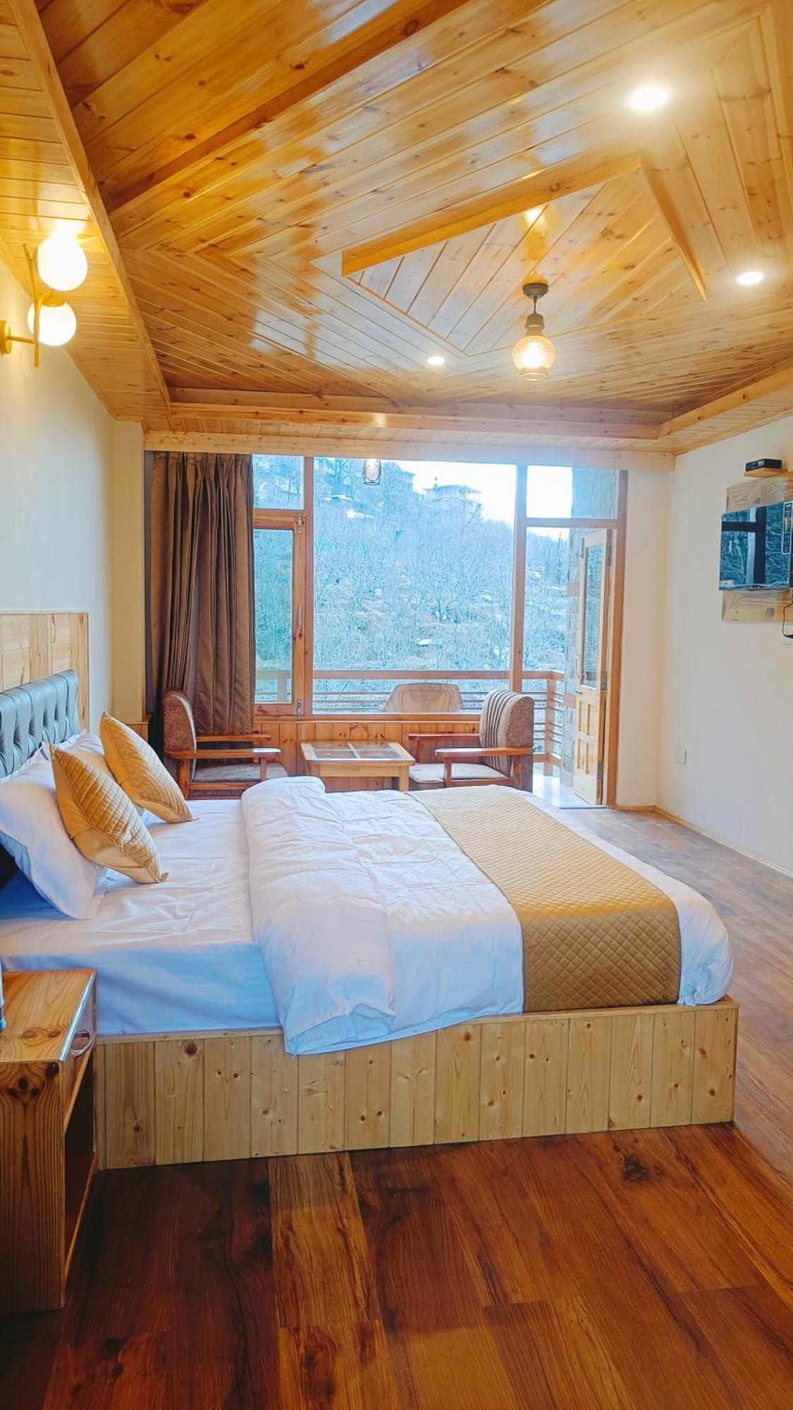 Nayra Hotel 4*
