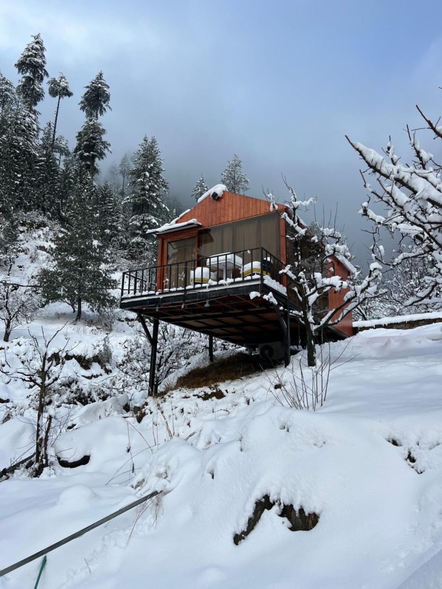 Resort Glass By Urban Monk- Unique Centrally Heated With Electric Blankets