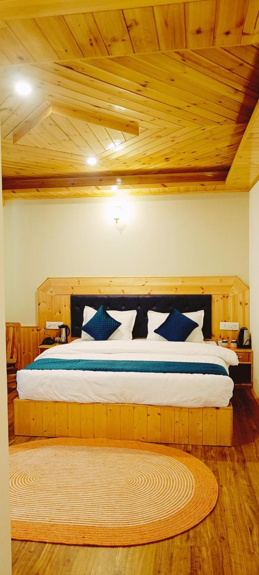 Hotel Nayra Manali (Himachal Pradesh)