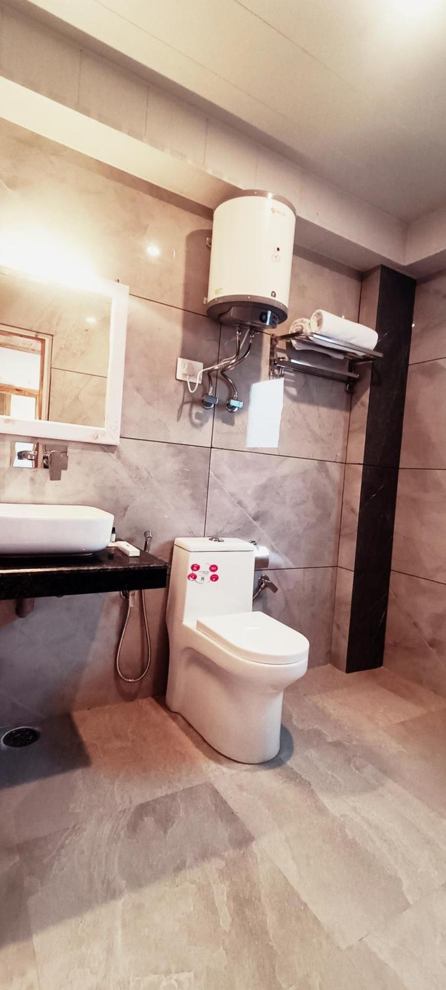 Nayra Hotel