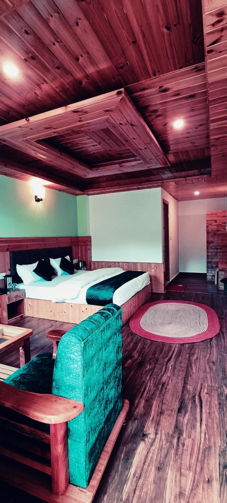 Hotel Nayra Manali (Himachal Pradesh)