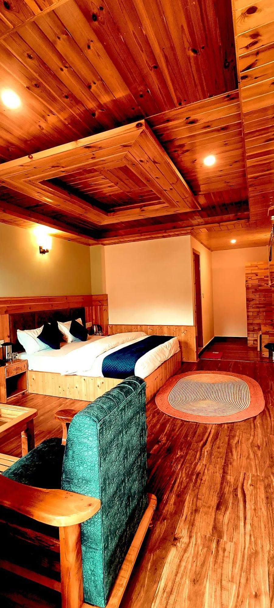 Hotel Nayra 4*