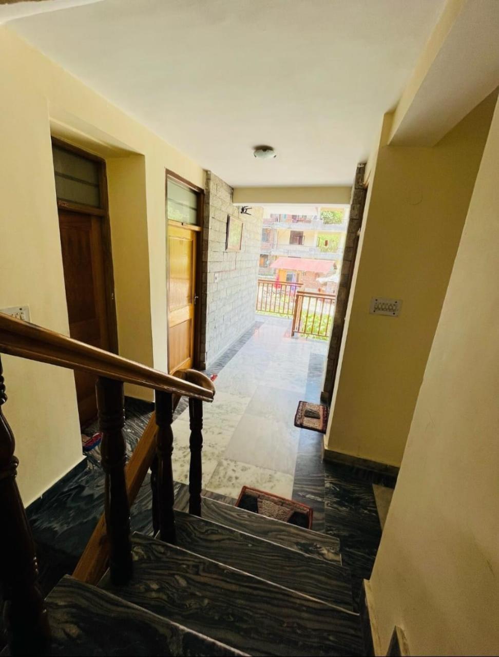 Hotel Hadimba Regency ! Free 4 Wheeler Parking ! Mountain View ! Near Mall Road Manali (Himachal Pradesh)