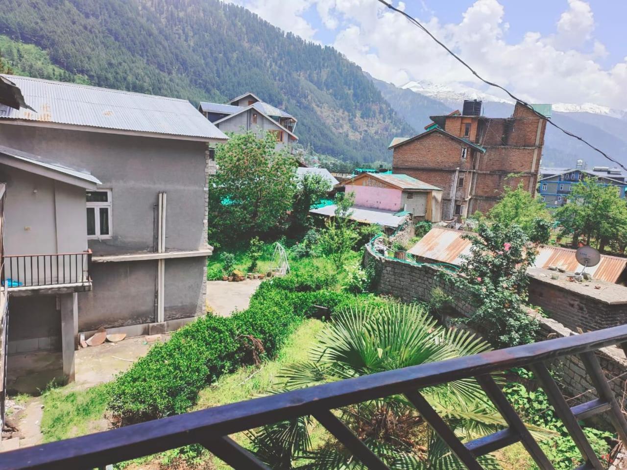 Hotel Hadimba Regency ! Free 4 Wheeler Parking ! Mountain View ! Near Mall Road 2*
