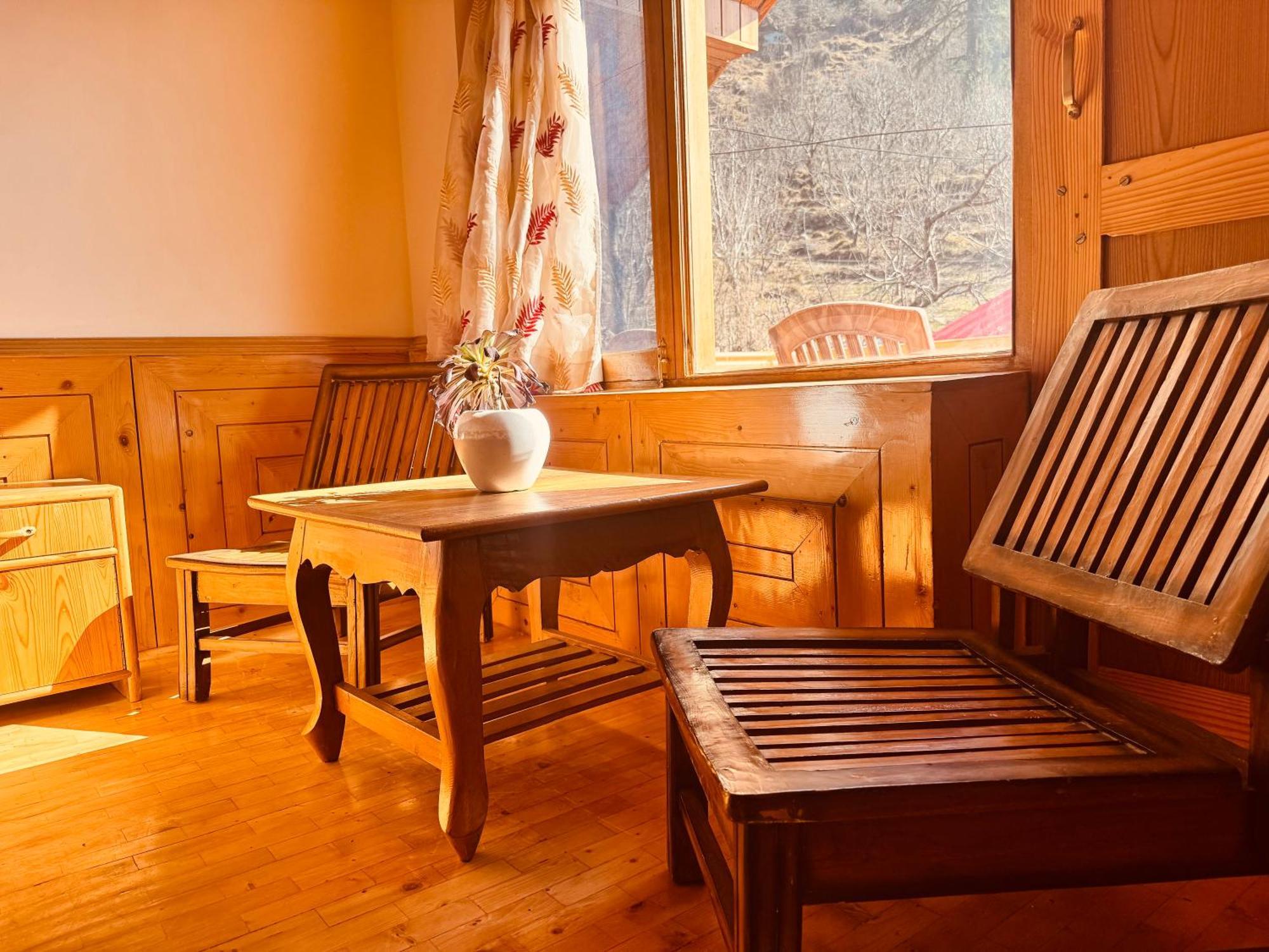 Frostvale Private 3 Bedroom Chalet Manali (Himachal Pradesh)