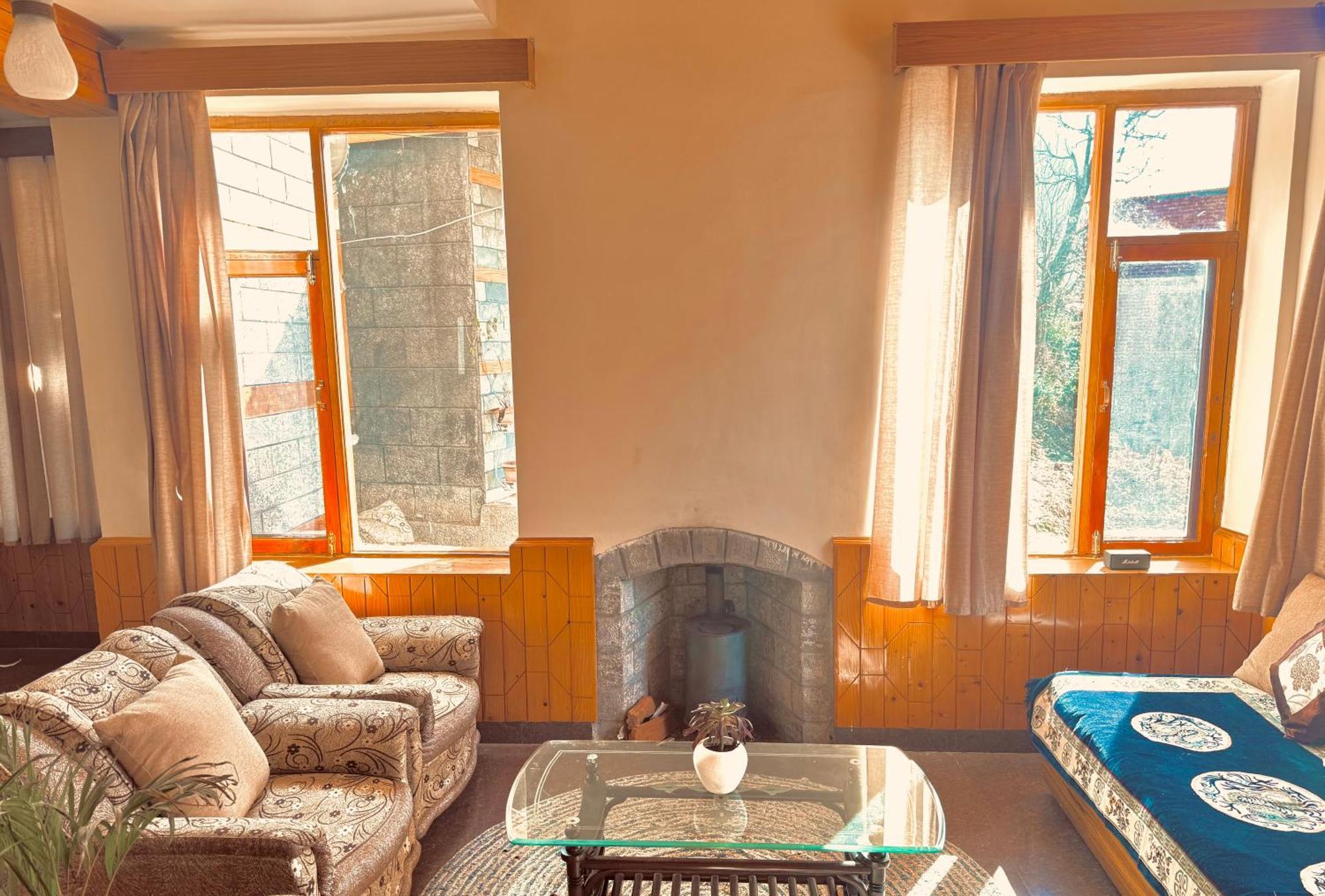 Frostvale Private 3 Bedroom Chalet Manali (Himachal Pradesh)