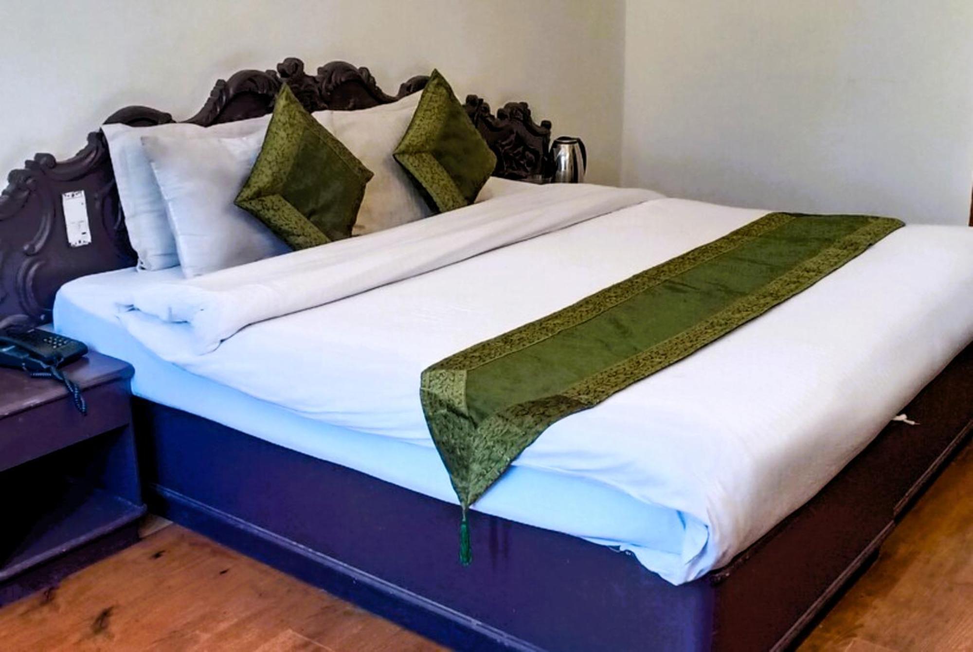 Kalinga Inter Continental Near Beas River - Restaurant & Free Parking - Luxurious Quality - Excellent Customer Service * Manali (Himachal Pradesh)