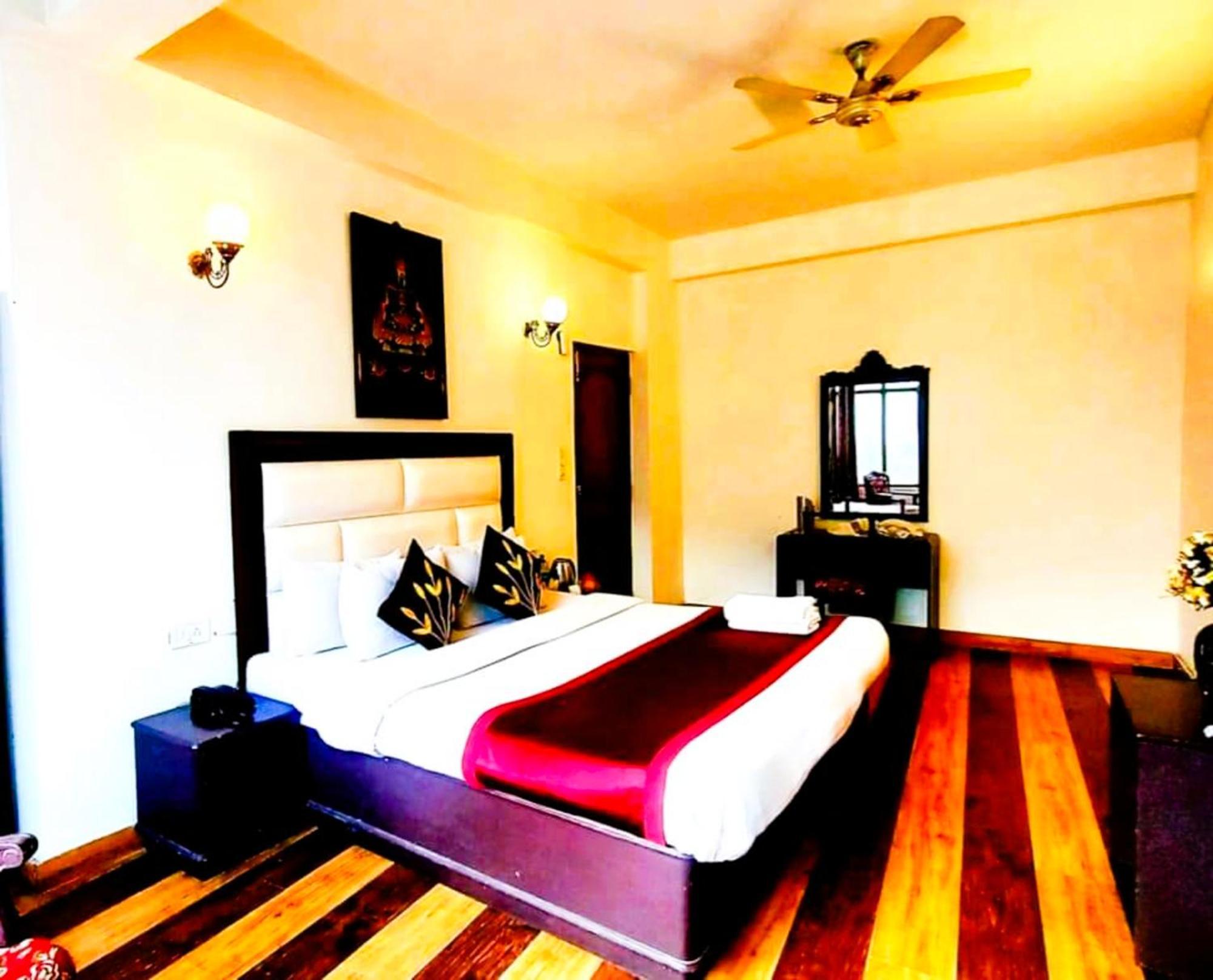 Homestay Kalinga Inter Continental Near Beas River - Restaurant & Free Parking - Luxurious Quality - Excellent Customer Service