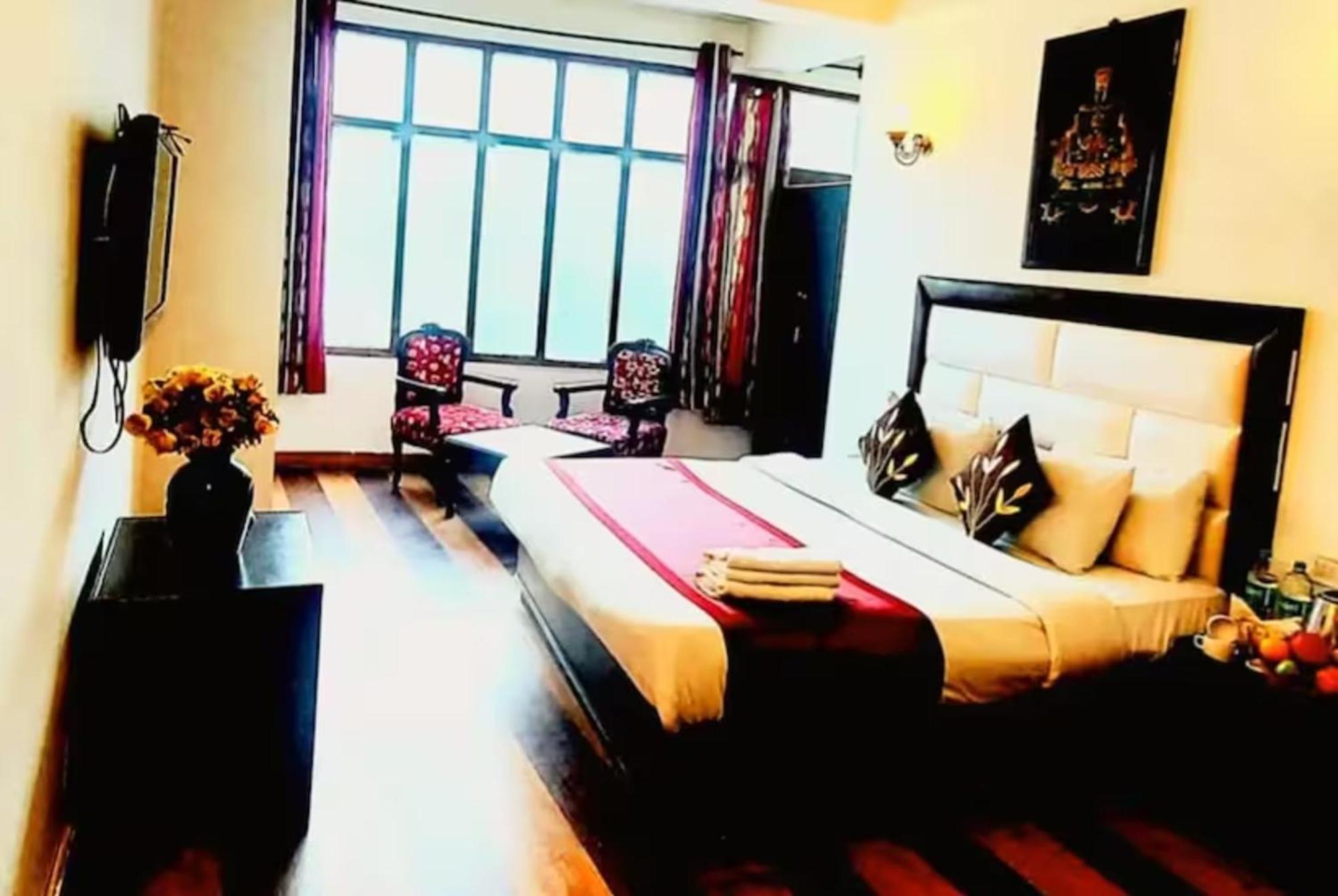 Kalinga Inter Continental Near Beas River - Restaurant & Free Parking - Luxurious Quality - Excellent Customer Service Homestay *