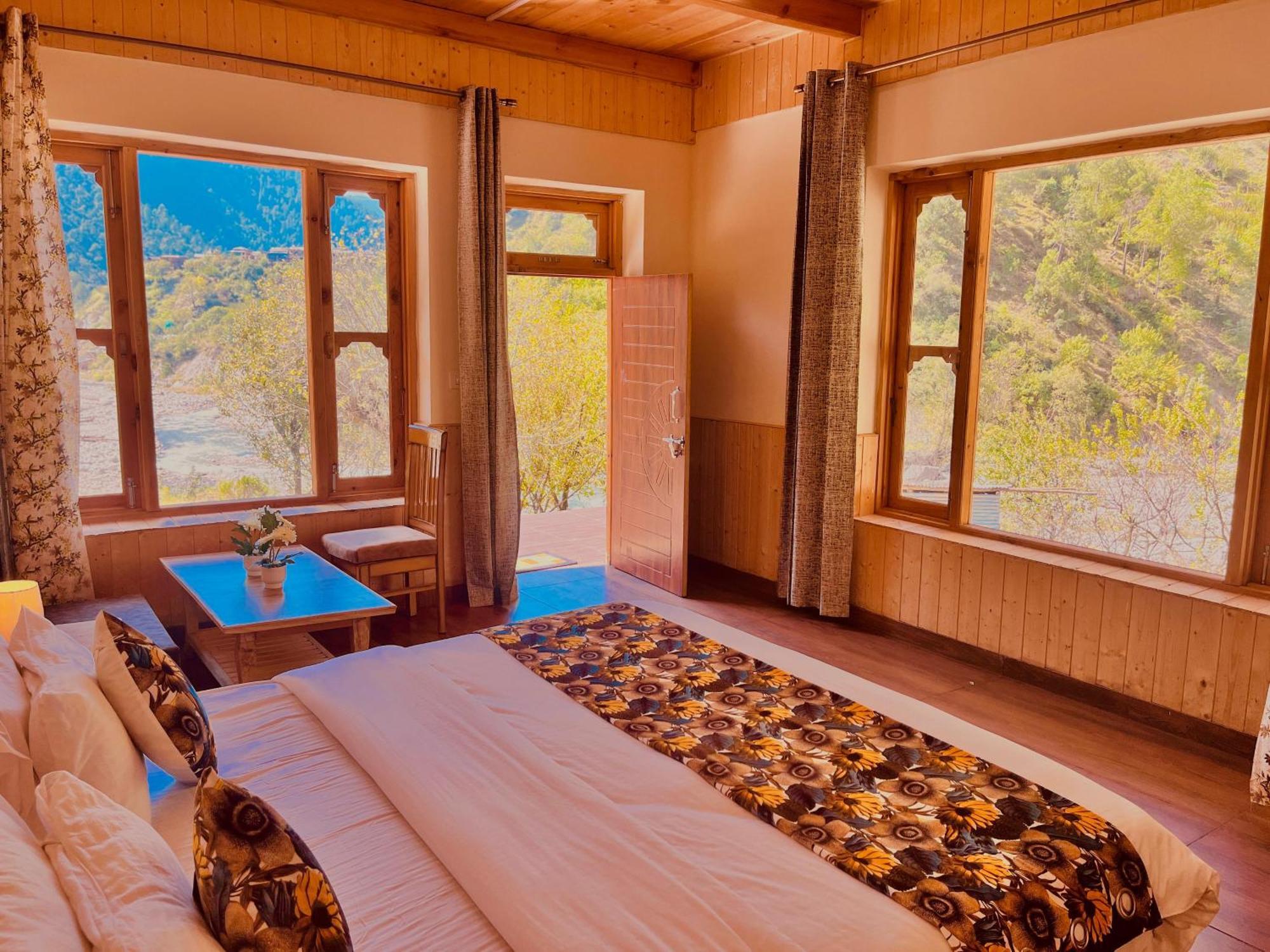 Hotel Himalayan Valley View Retreat - Selling Riverside In Manali (Himachal Pradesh)