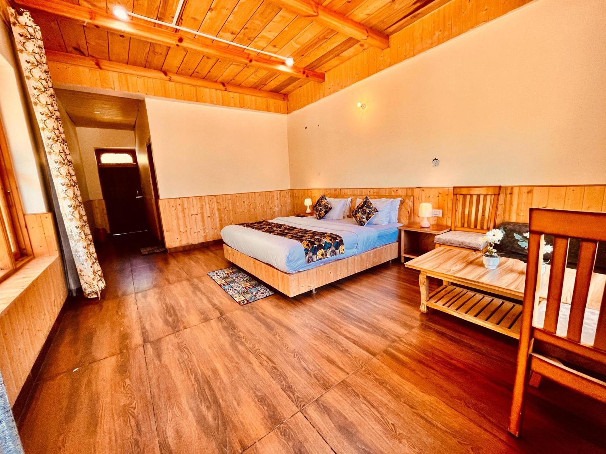 Hotel Himalayan Valley View Retreat - Selling Riverside In Manali (Himachal Pradesh)