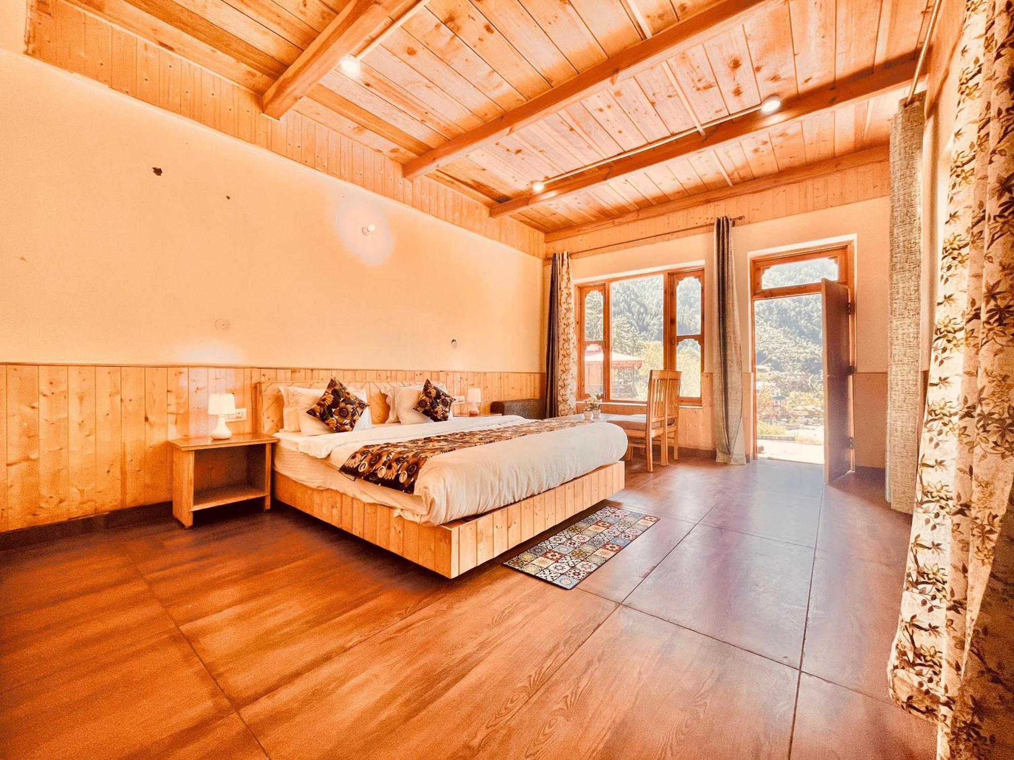 Himalayan Valley View Retreat - Selling Riverside In Manali (Himachal Pradesh)