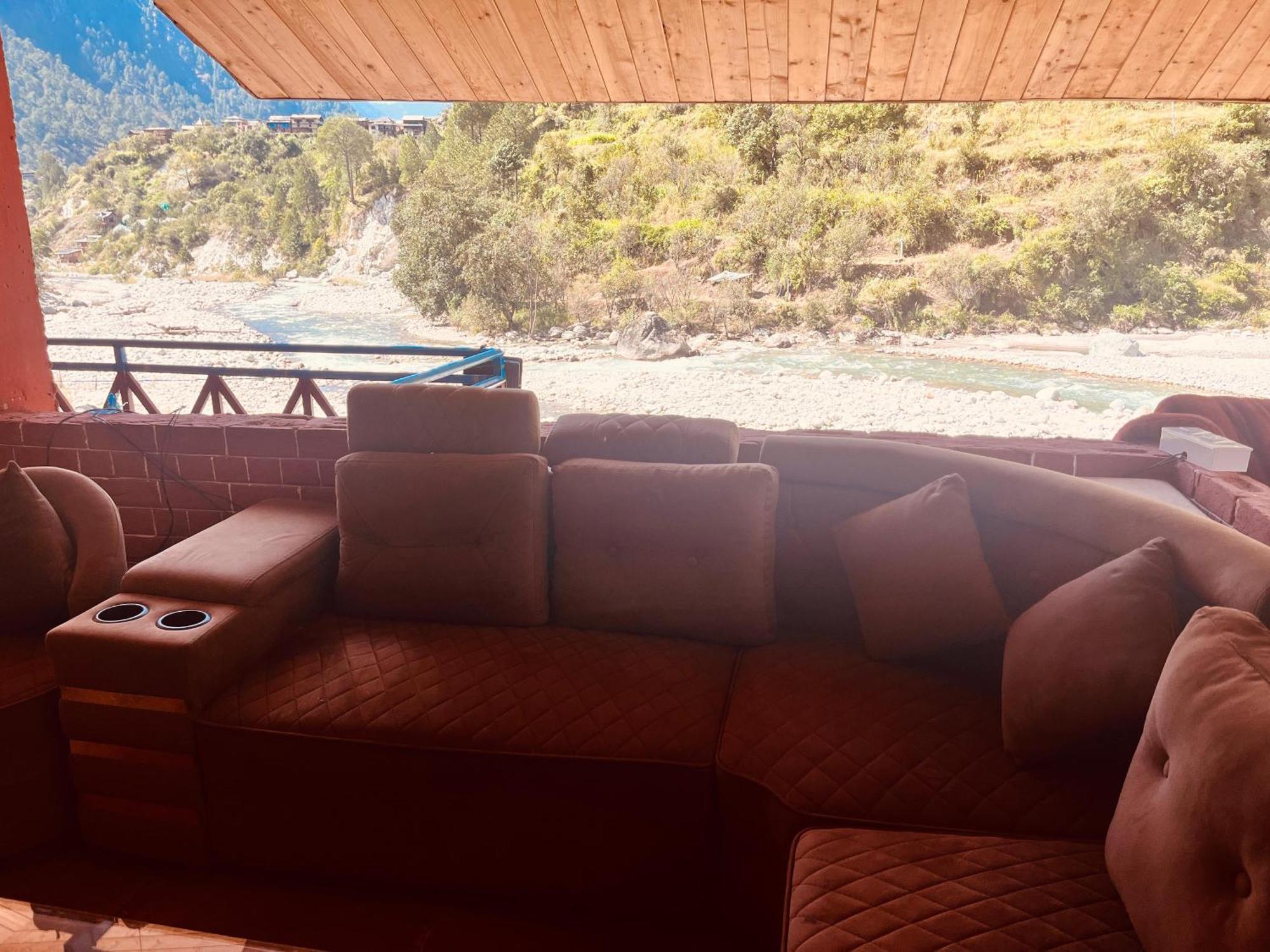 Hotel Himalayan Valley View Retreat - Selling Riverside In