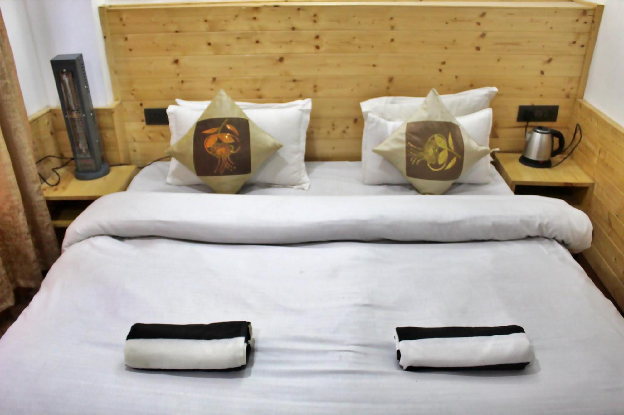 Apple Field House Hotel