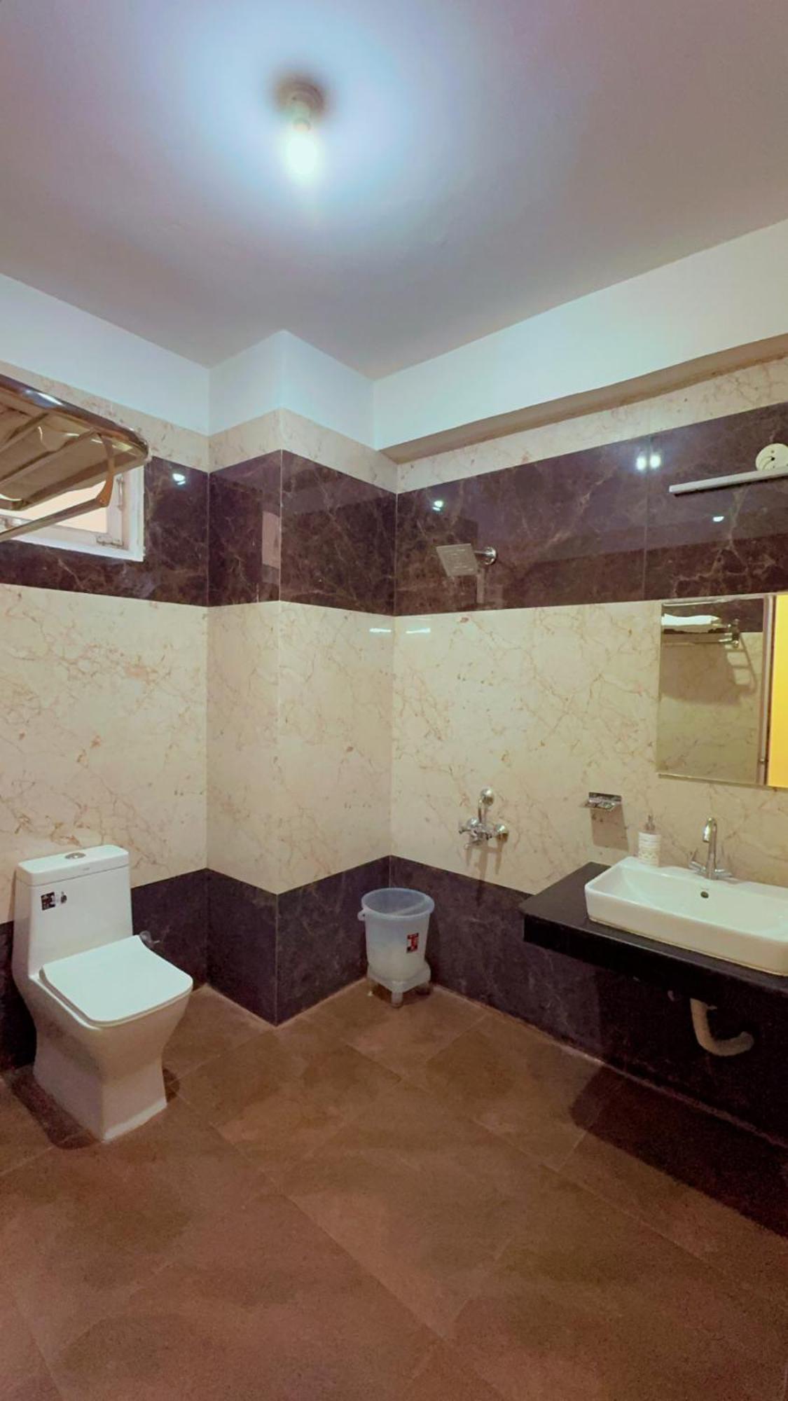 Celebriti By London Vista - Old Hotel Manali (Himachal Pradesh)