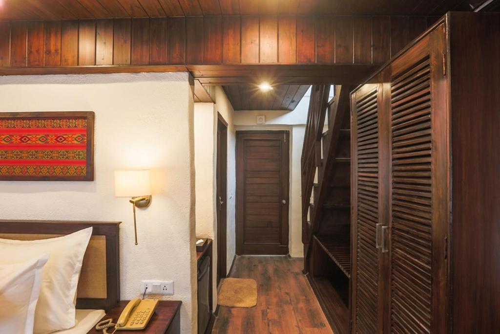Resort Pause By The Woods Manali (Himachal Pradesh)