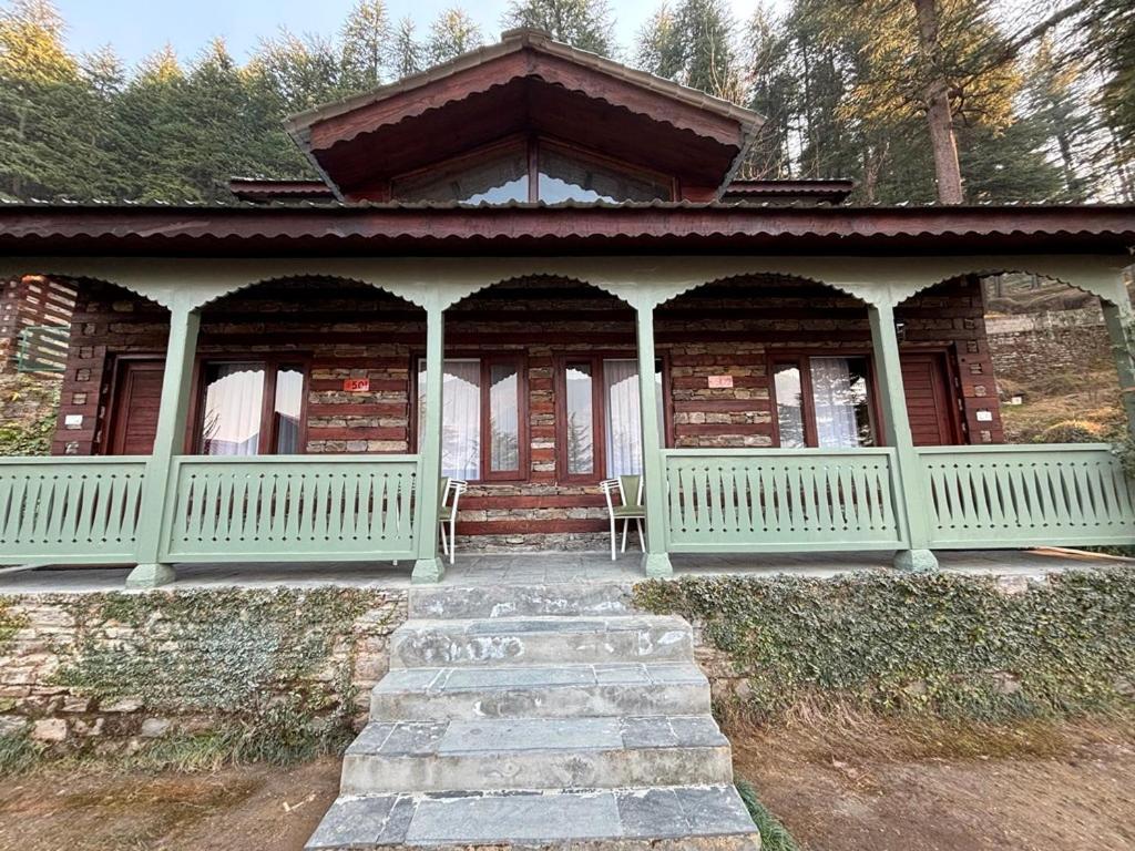 Resort Pause By The Woods Manali (Himachal Pradesh)