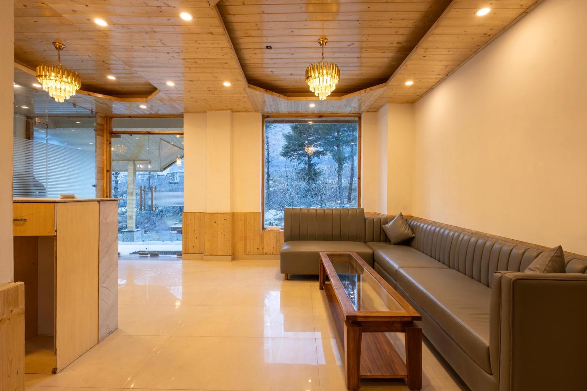 Hotel Treebo Premium Silverstone With Mountain Valley View 4*