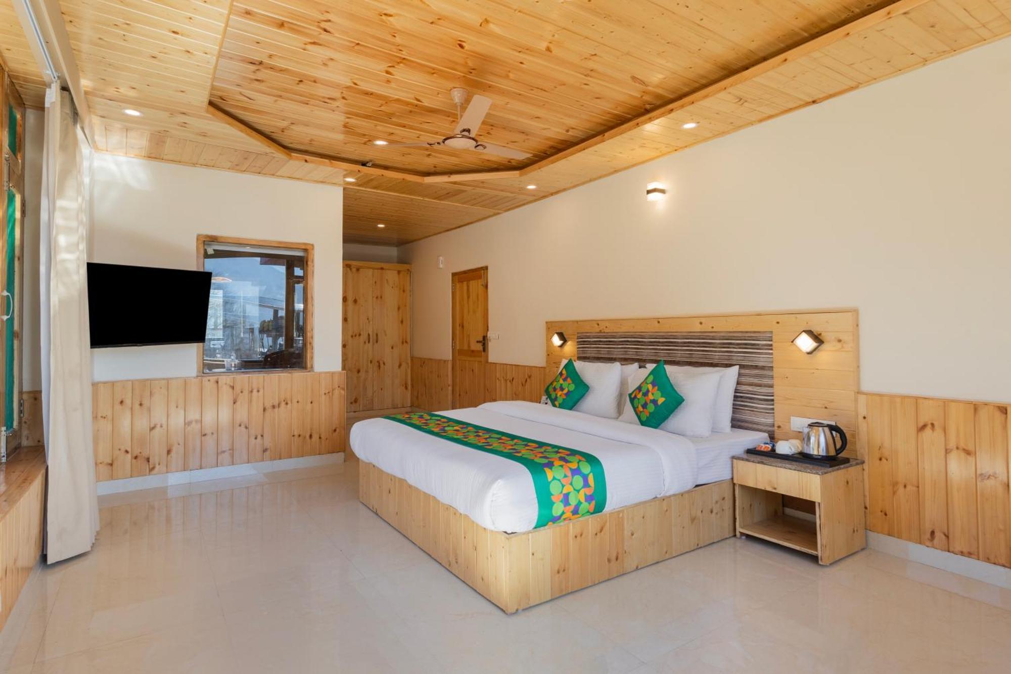 Treebo Premium Silverstone With Mountain Valley View Hotel Manali (Himachal Pradesh)