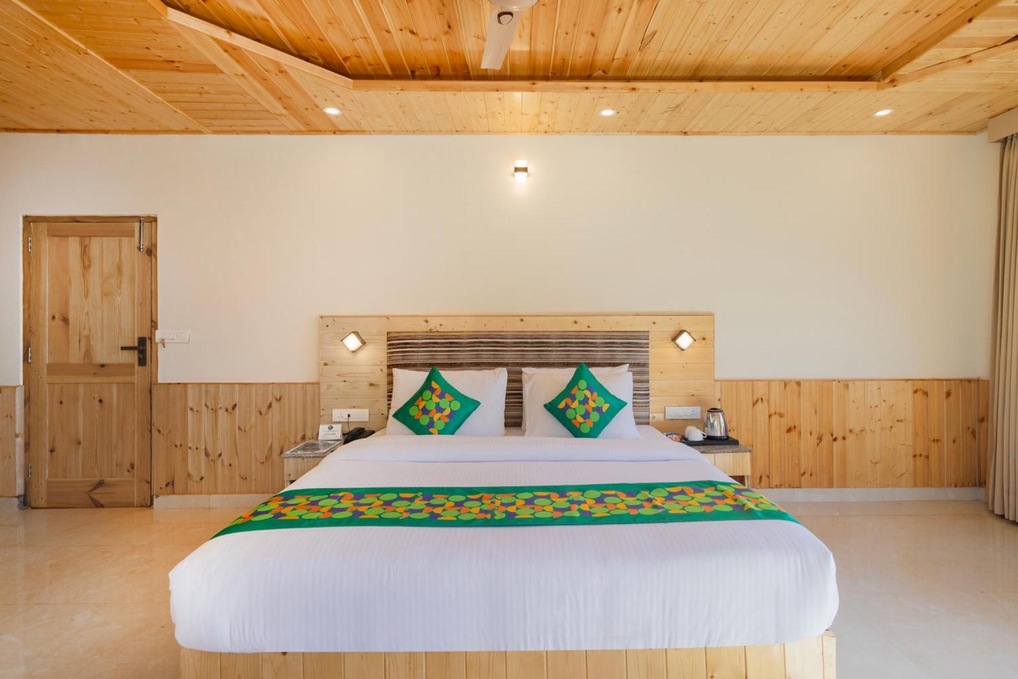 Treebo Premium Silverstone With Mountain Valley View Manali (Himachal Pradesh)