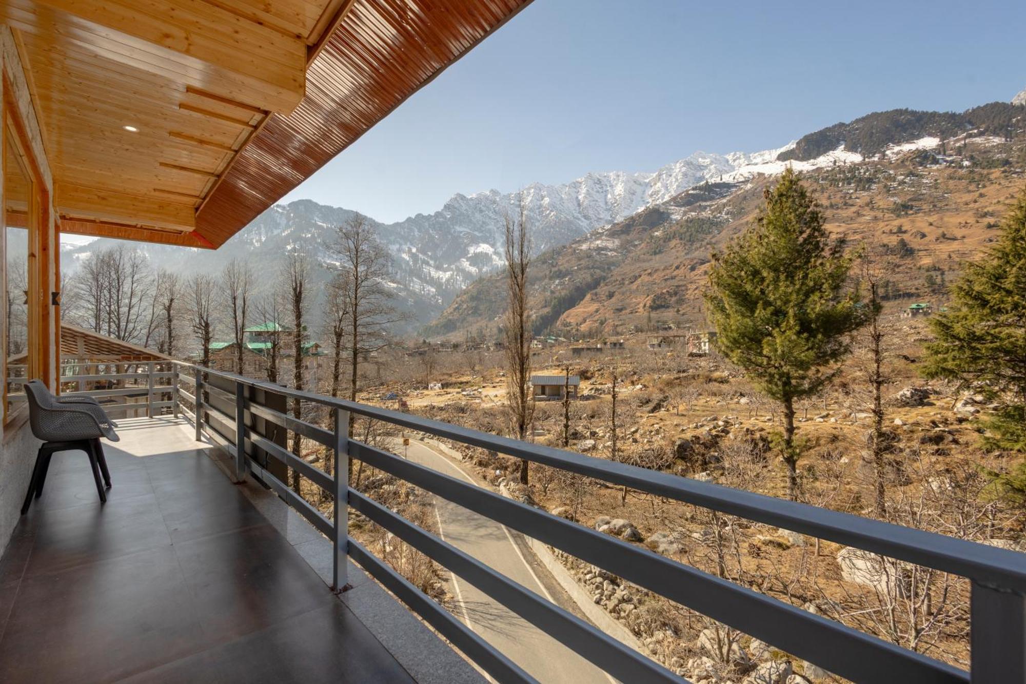 Treebo Premium Silverstone With Mountain Valley View Manali (Himachal Pradesh)