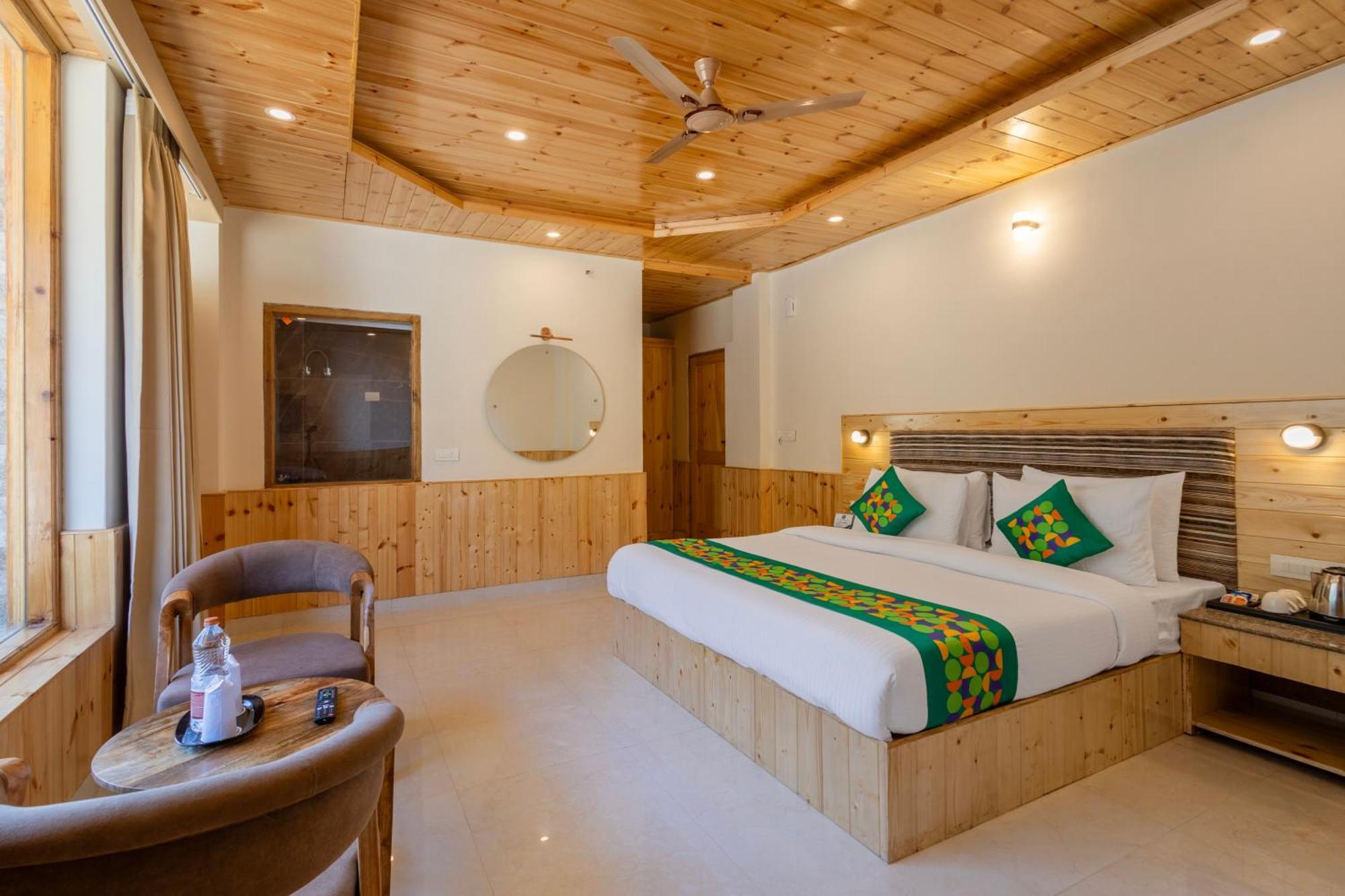 Hotel Treebo Premium Silverstone With Mountain Valley View Manali (Himachal Pradesh)