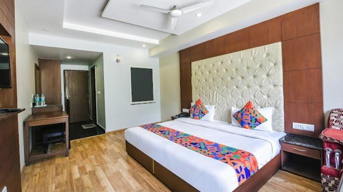 Hotel Neelam Near Volvo Bus Stand 3*