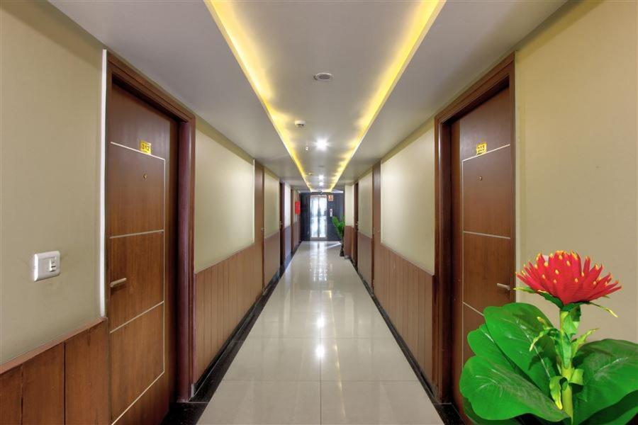 Hotel Neelam Near Volvo Bus Stand Manali (Himachal Pradesh)