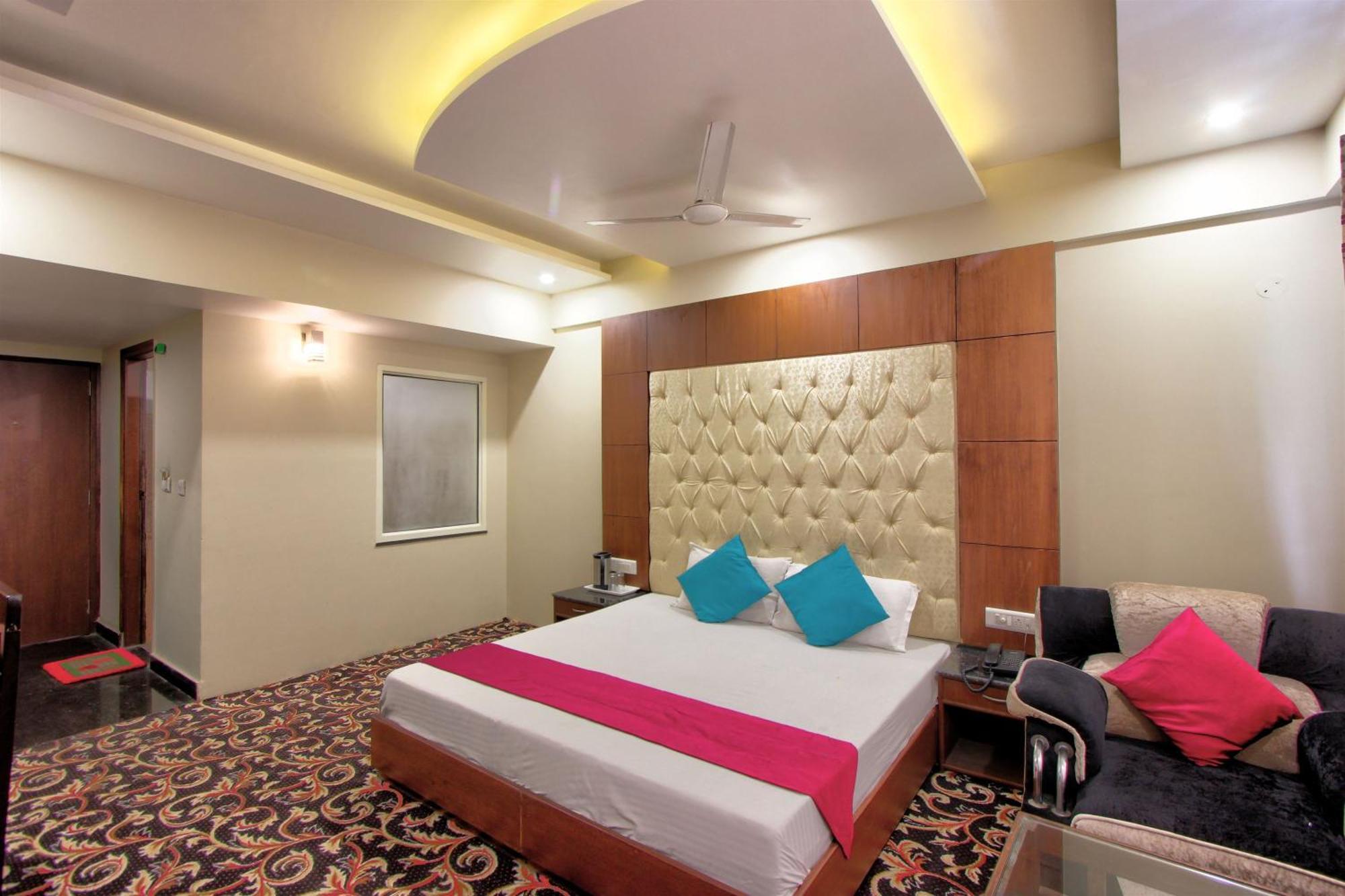 Hotel Neelam Near Volvo Bus Stand 3*