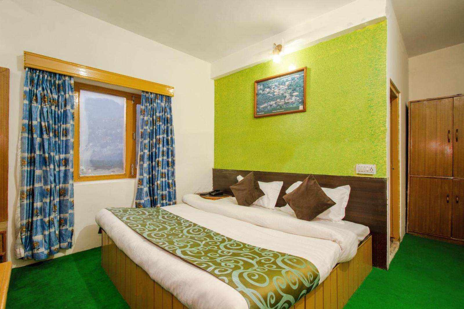 Rudra Mountain , Aleo Hotel Manali (Himachal Pradesh)