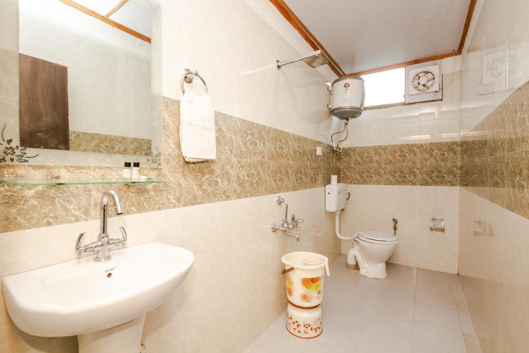 Rudra Mountain , Aleo Hotel 3*