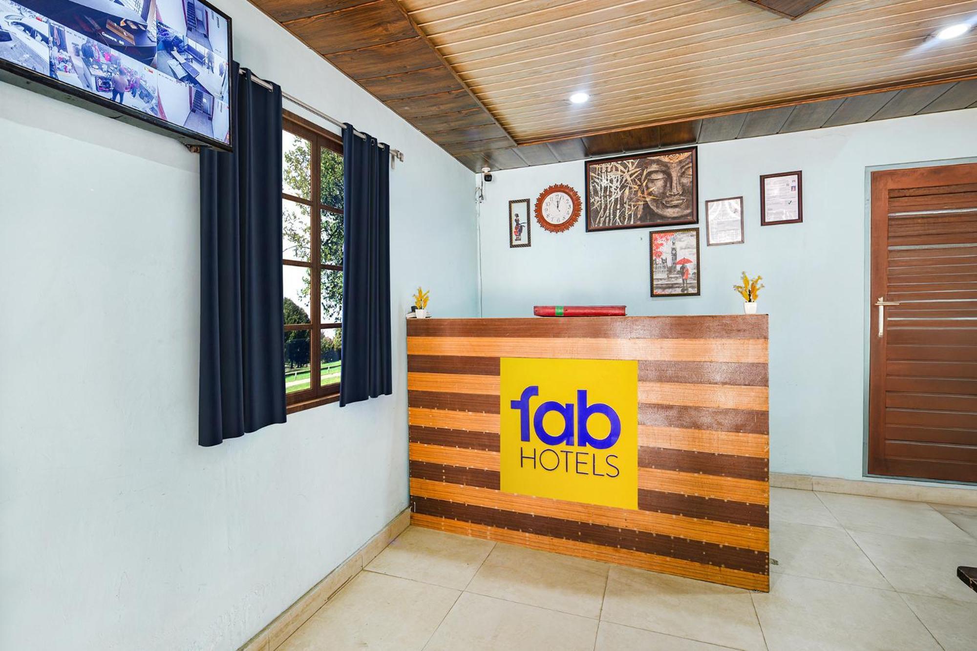 Hotel Fabhotel Hadimba Valley Manali (Himachal Pradesh)