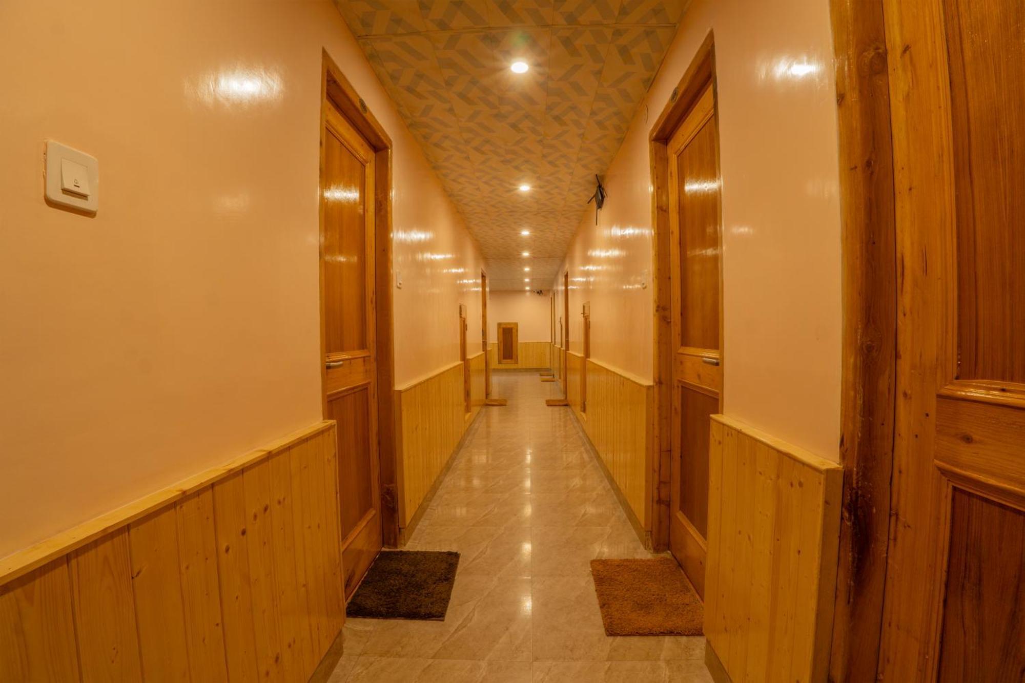 Hill River - Heated & Air Cooled - Near Mall Road , Of 2024- 2025 Manali (Himachal Pradesh)