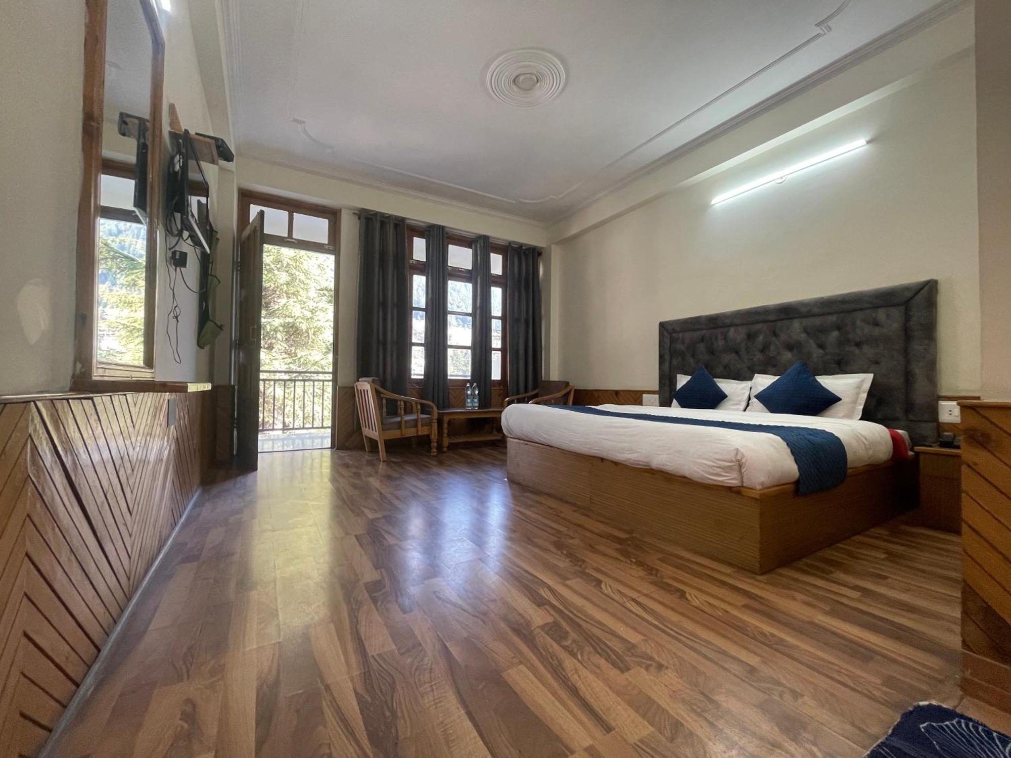 Celebriti By London Vista - Old Hotel