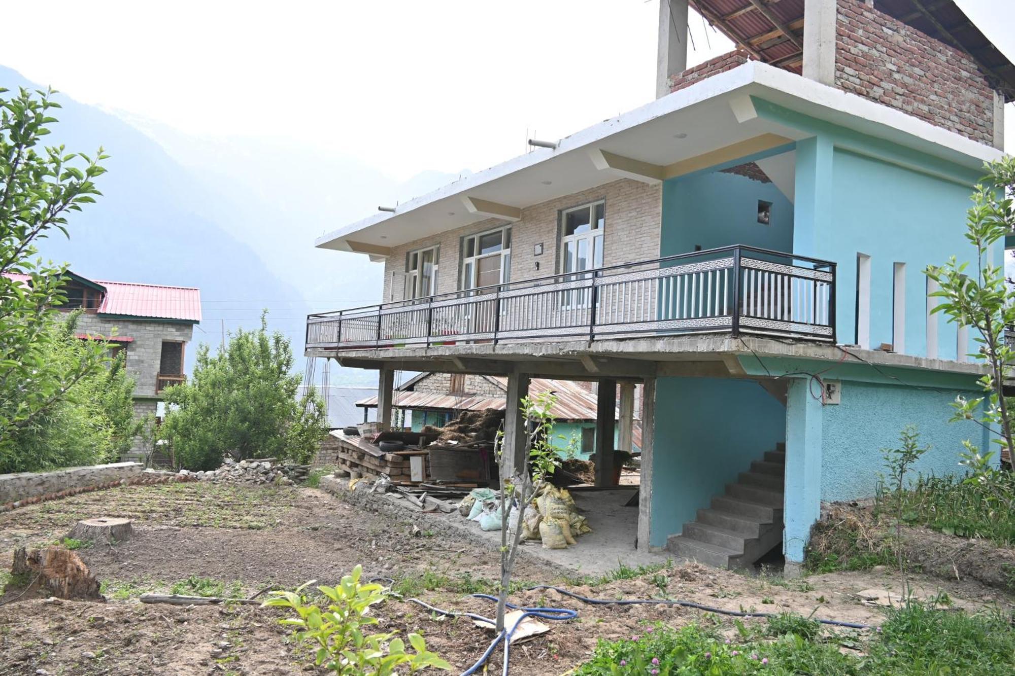 Villa Aayaan Roy *