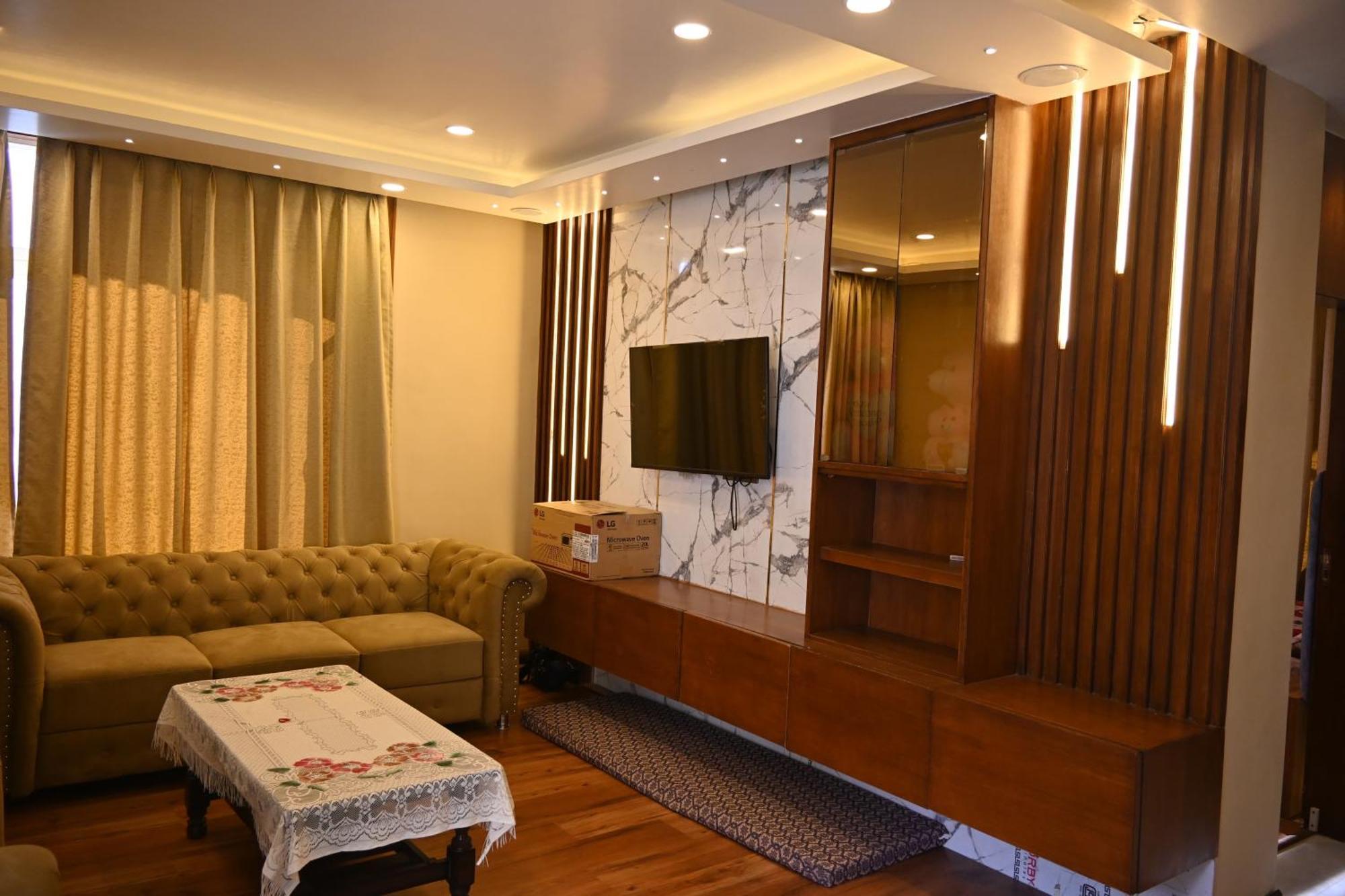Aayaan Roy Villa Manali (Himachal Pradesh)