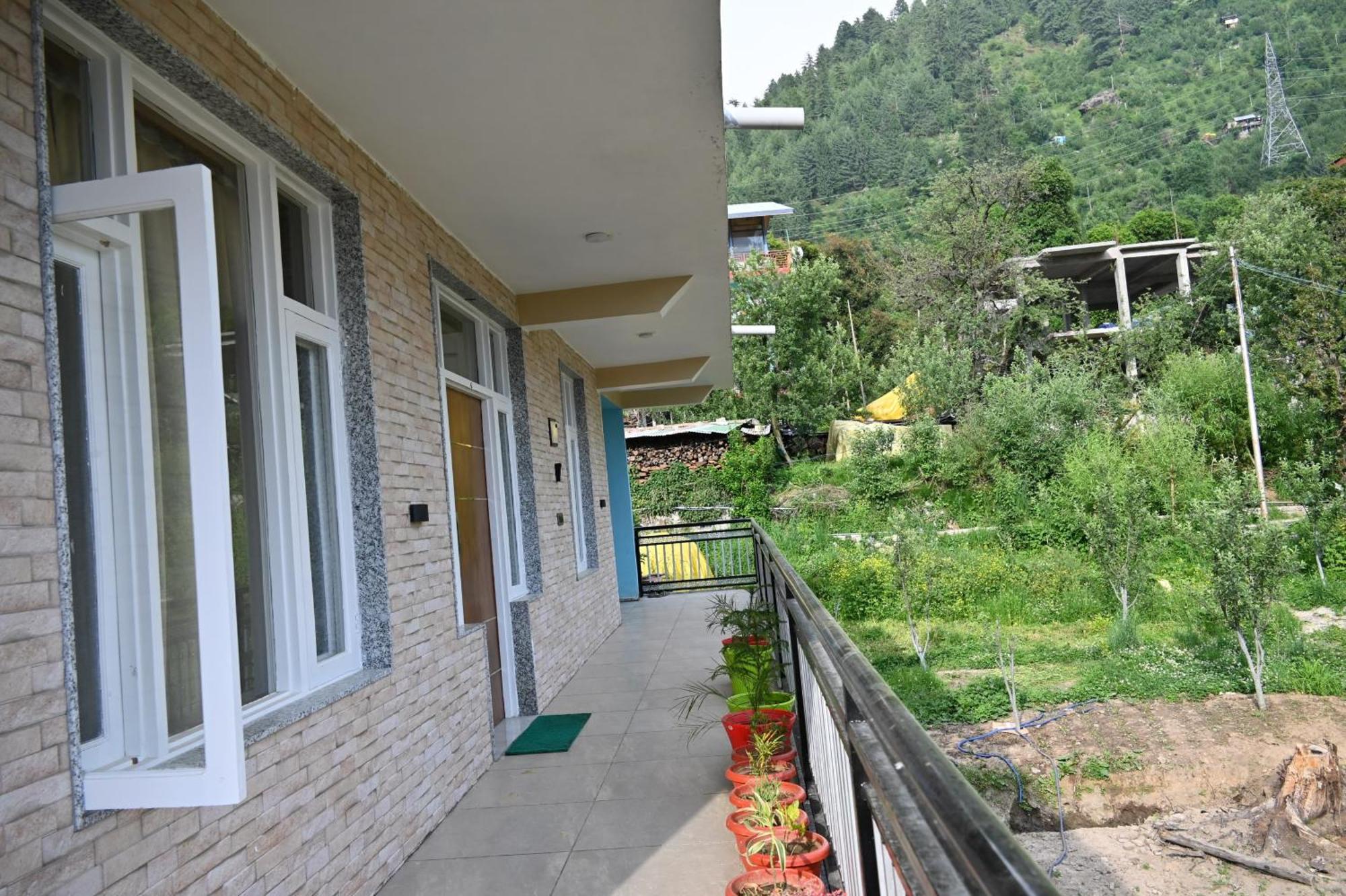 Villa Aayaan Roy *