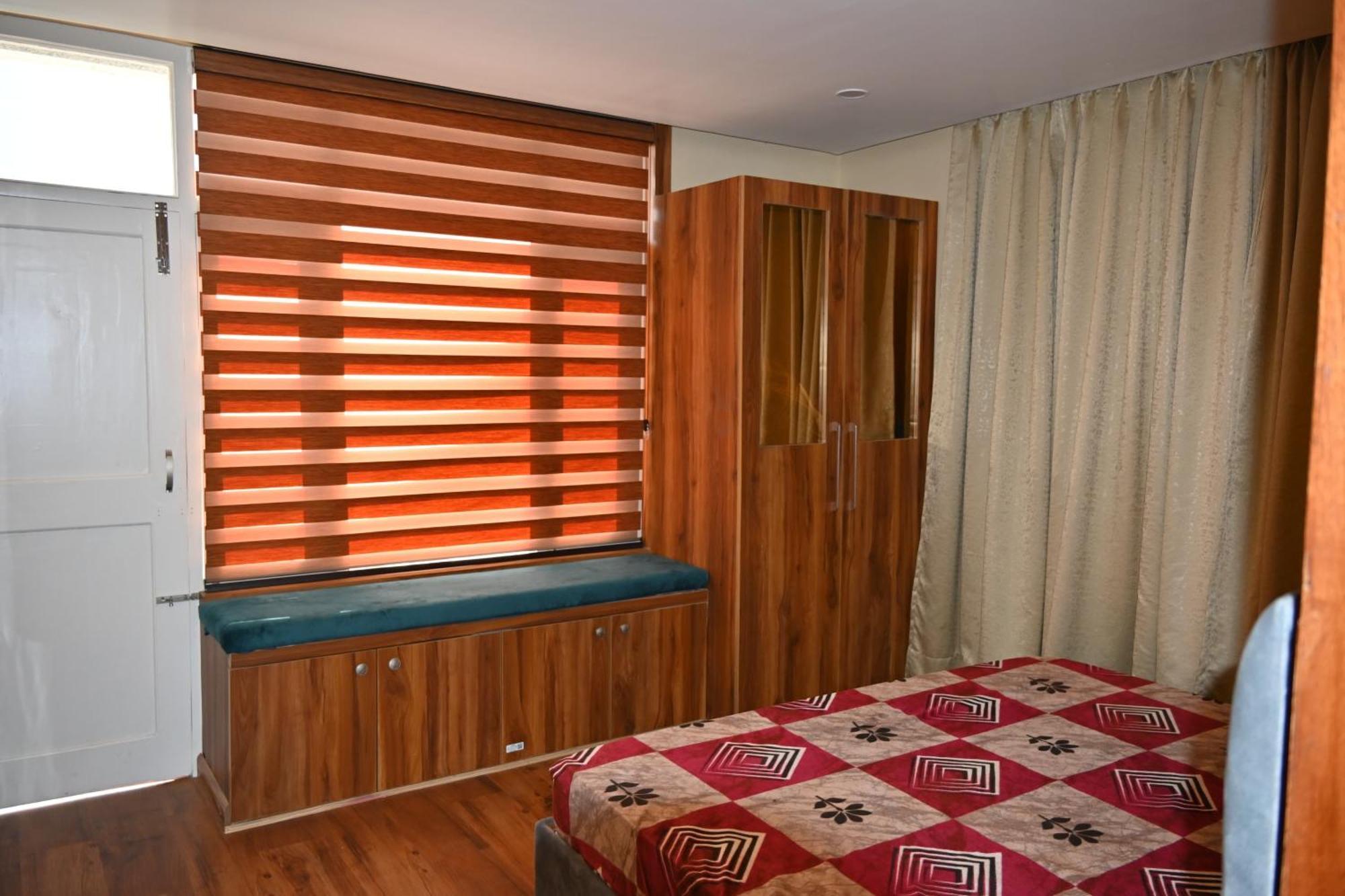 Aayaan Roy Villa Manali (Himachal Pradesh)