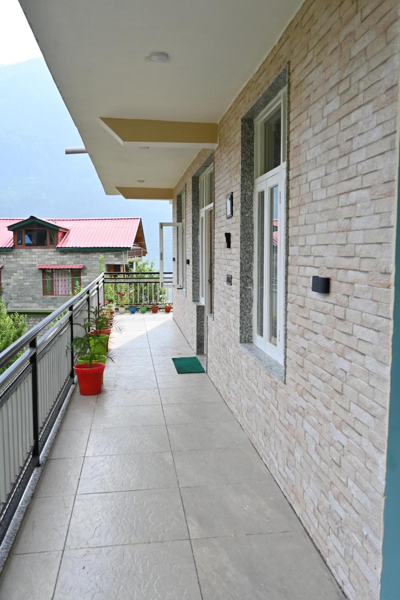 Aayaan Roy Villa *