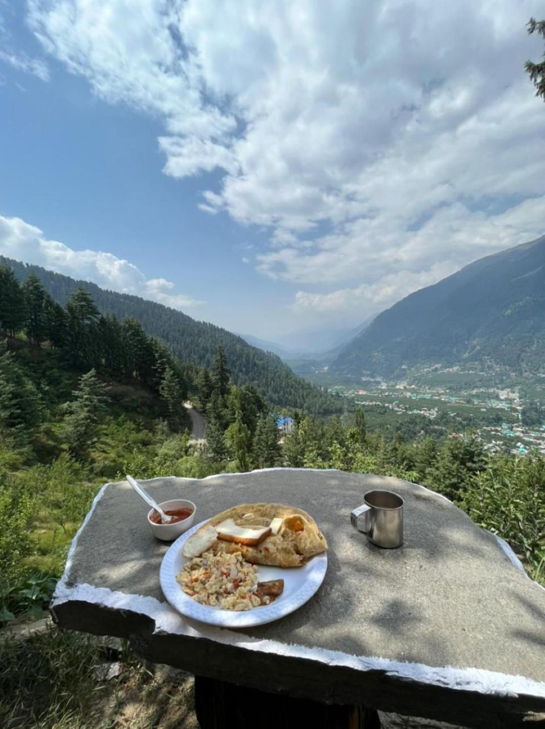Footloose , Hotel Manali (Himachal Pradesh)