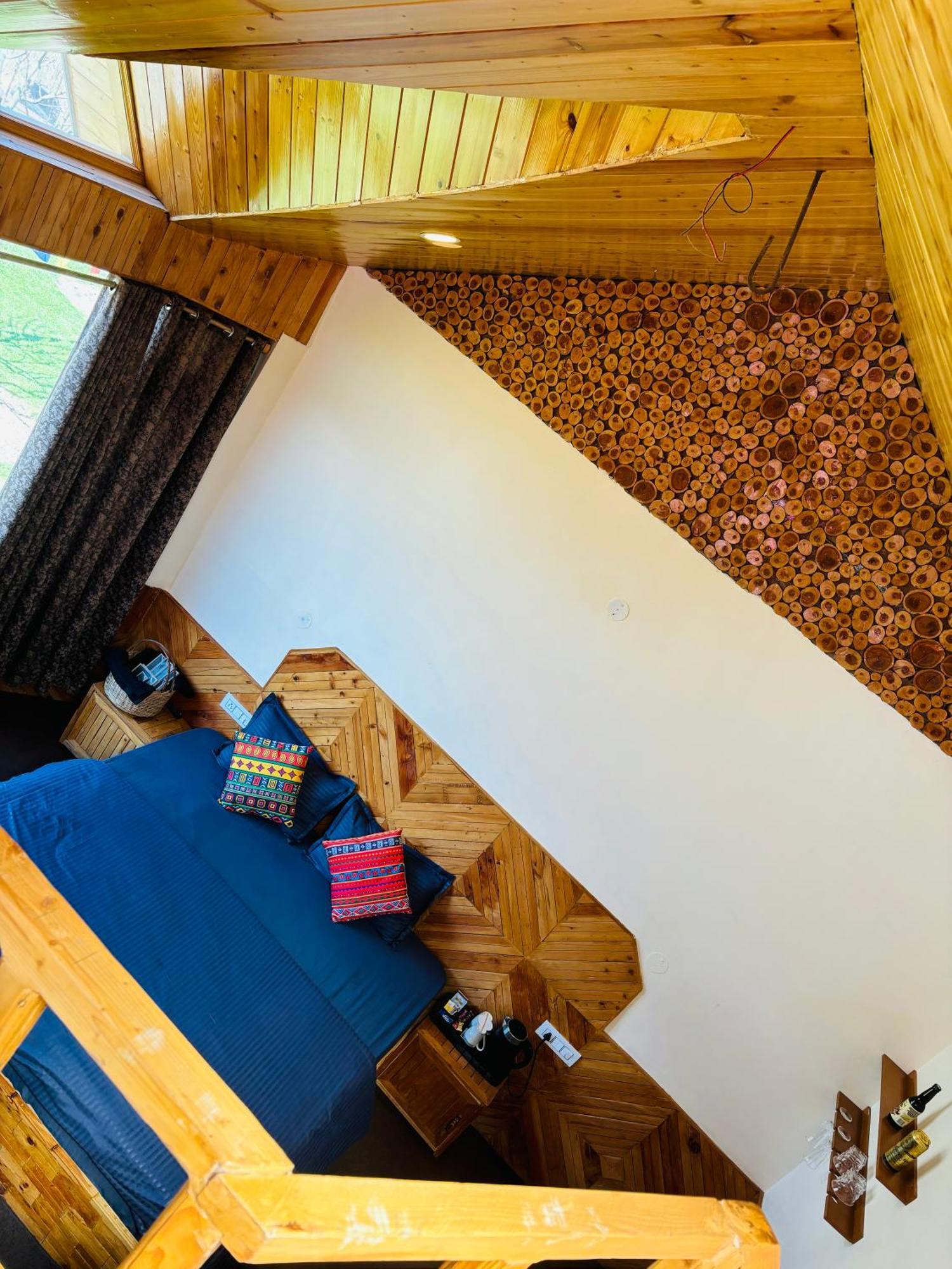 Anwara Lodge